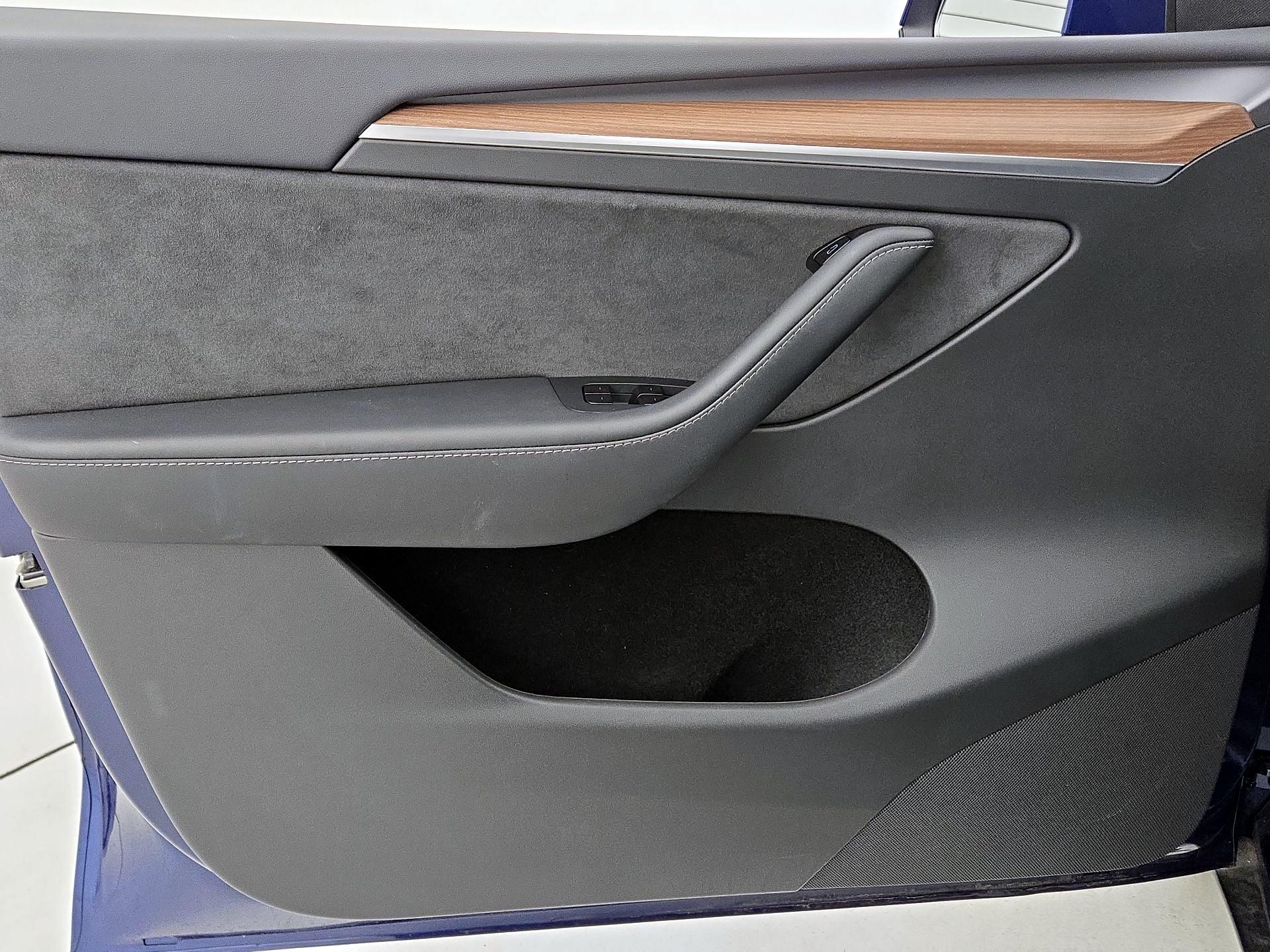 Thumbnail: 2025 Tesla Model Y - 12