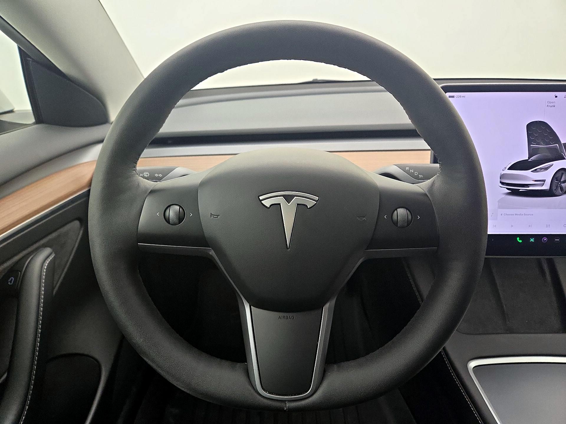 Thumbnail: 2023 Tesla Model 3 - 10