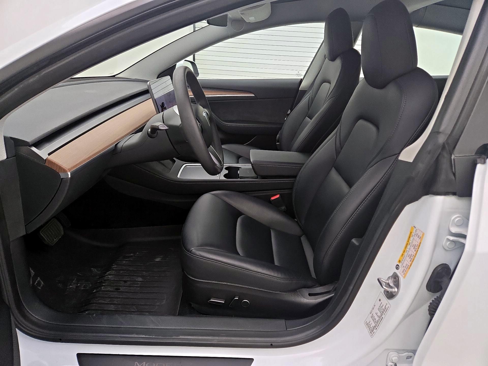 Thumbnail: 2023 Tesla Model 3 - 11