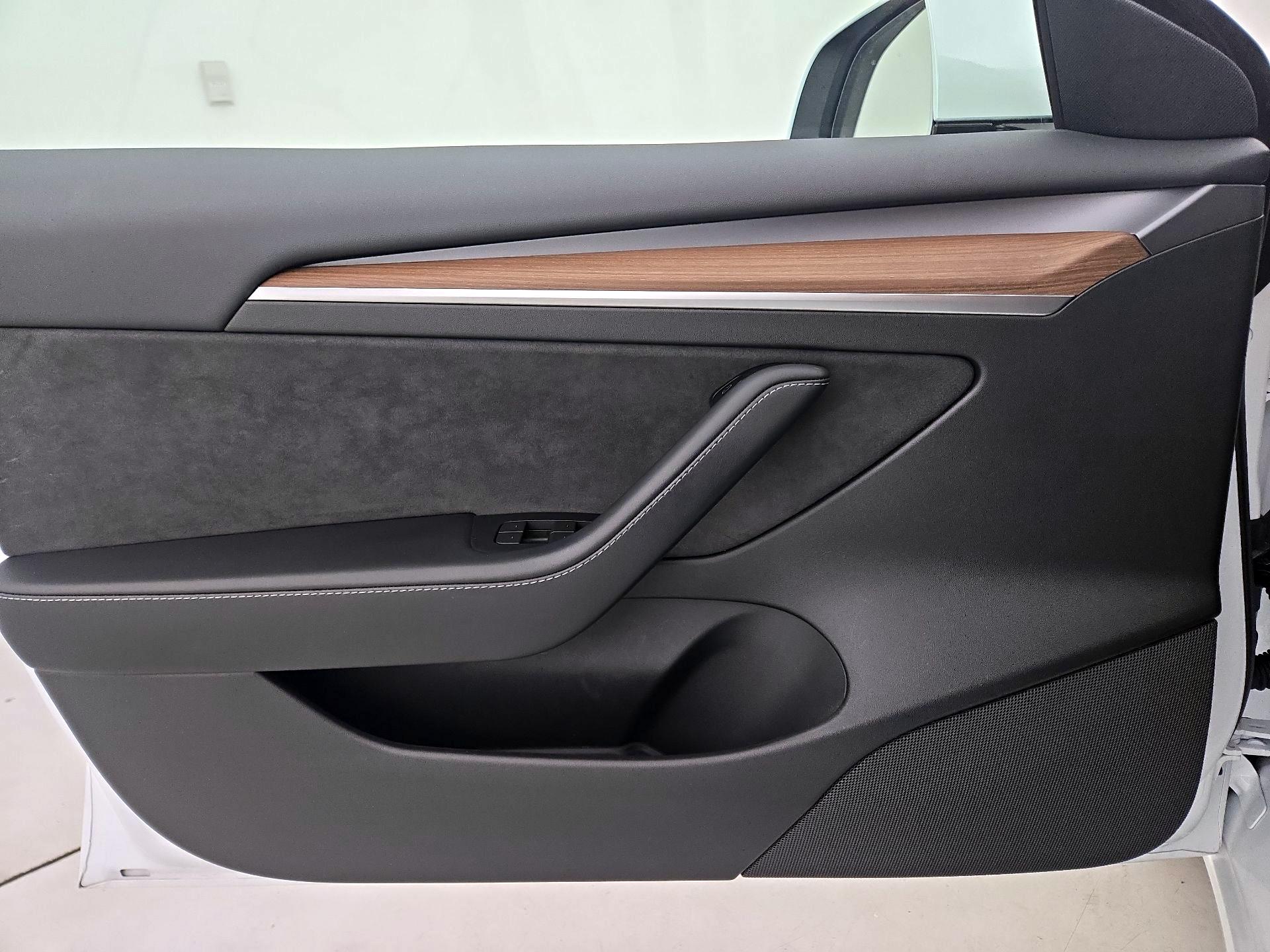 Thumbnail: 2023 Tesla Model 3 - 12