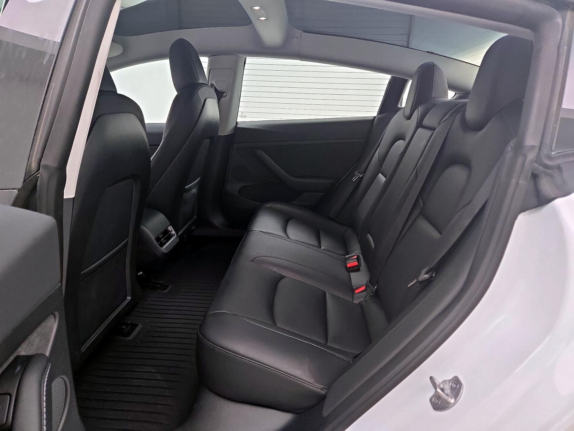 Thumbnail: 2023 Tesla Model 3 - 19
