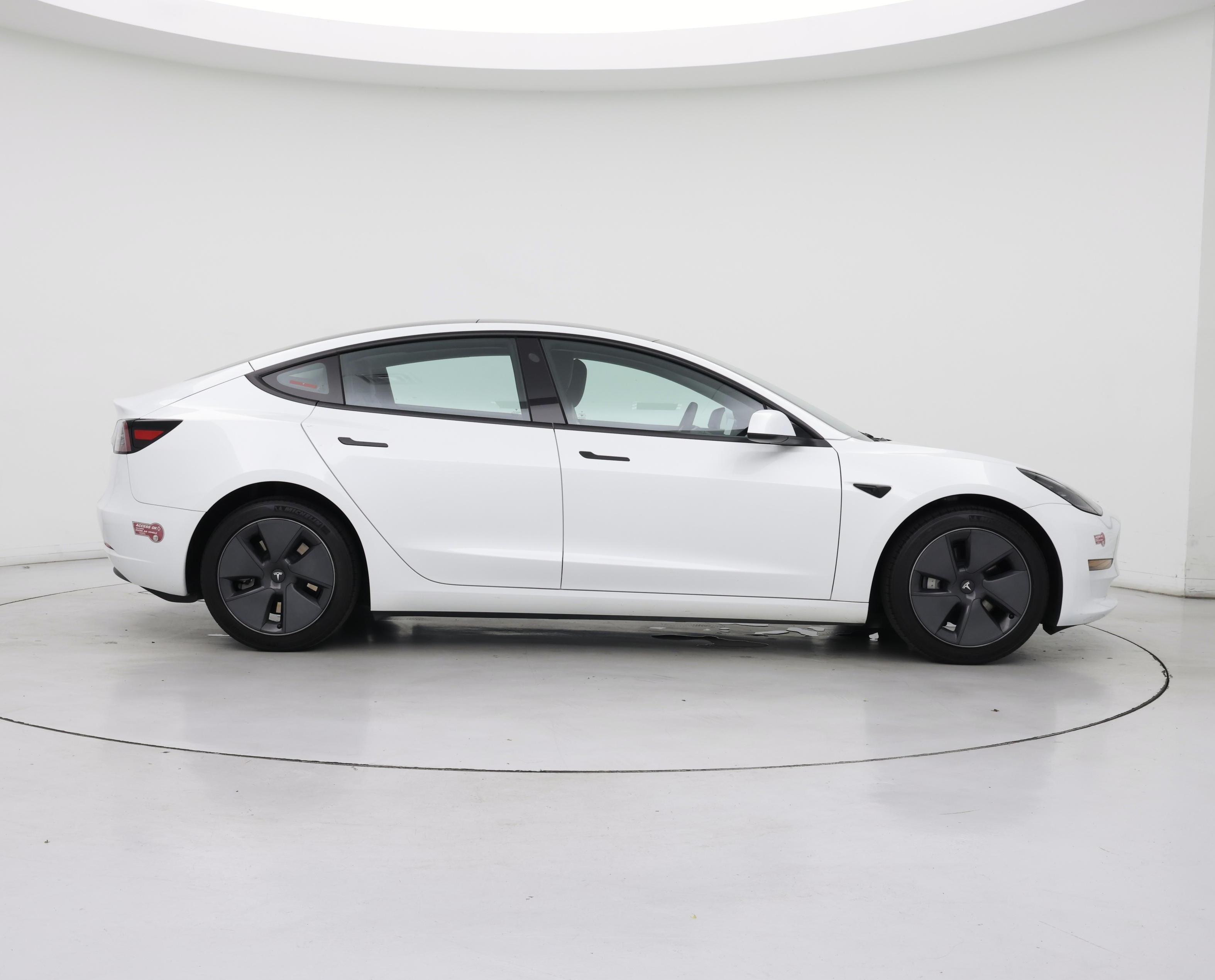 Thumbnail: 2023 Tesla Model 3 - 7