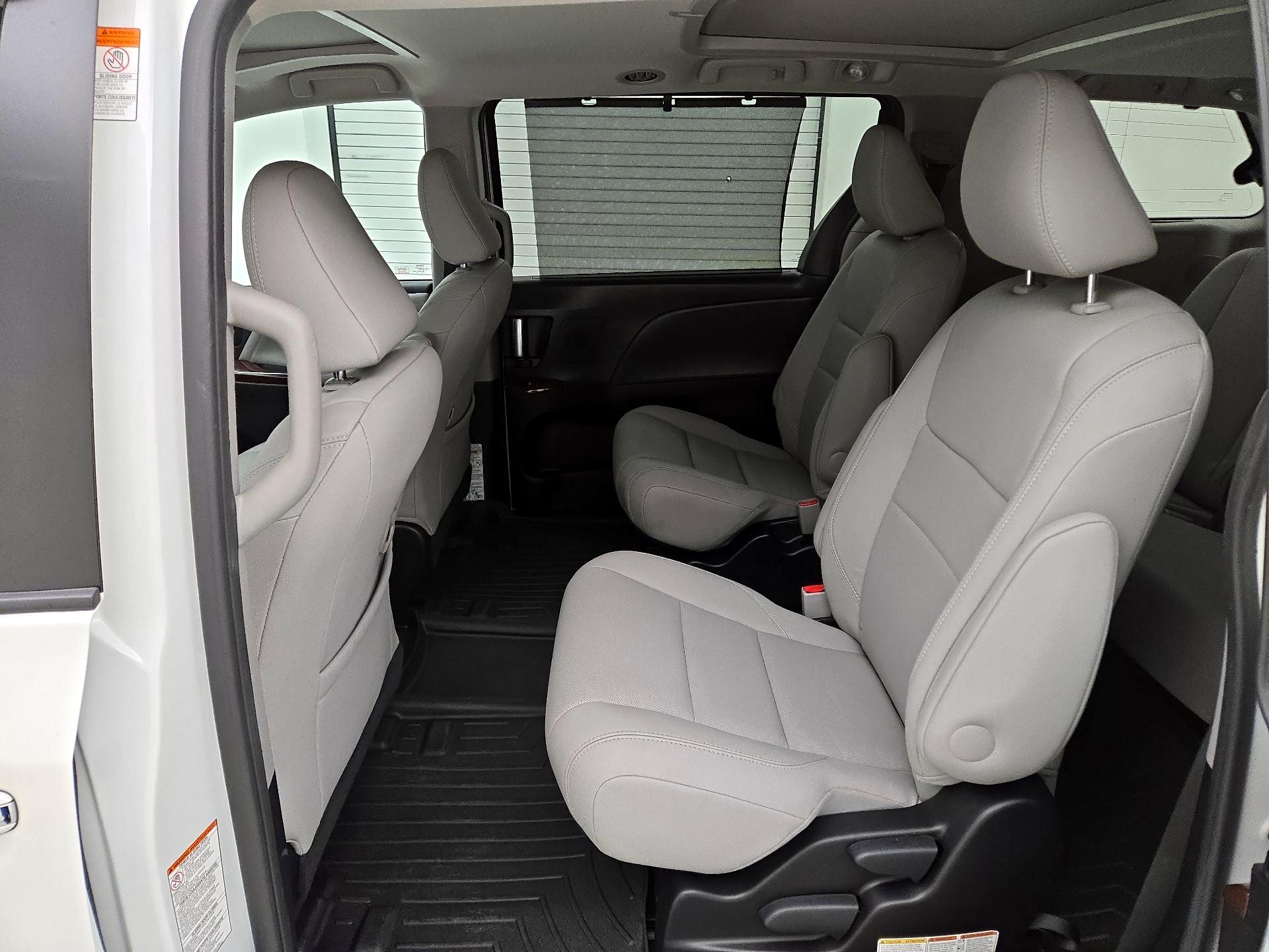 Thumbnail: 2017 Toyota Sienna - 20