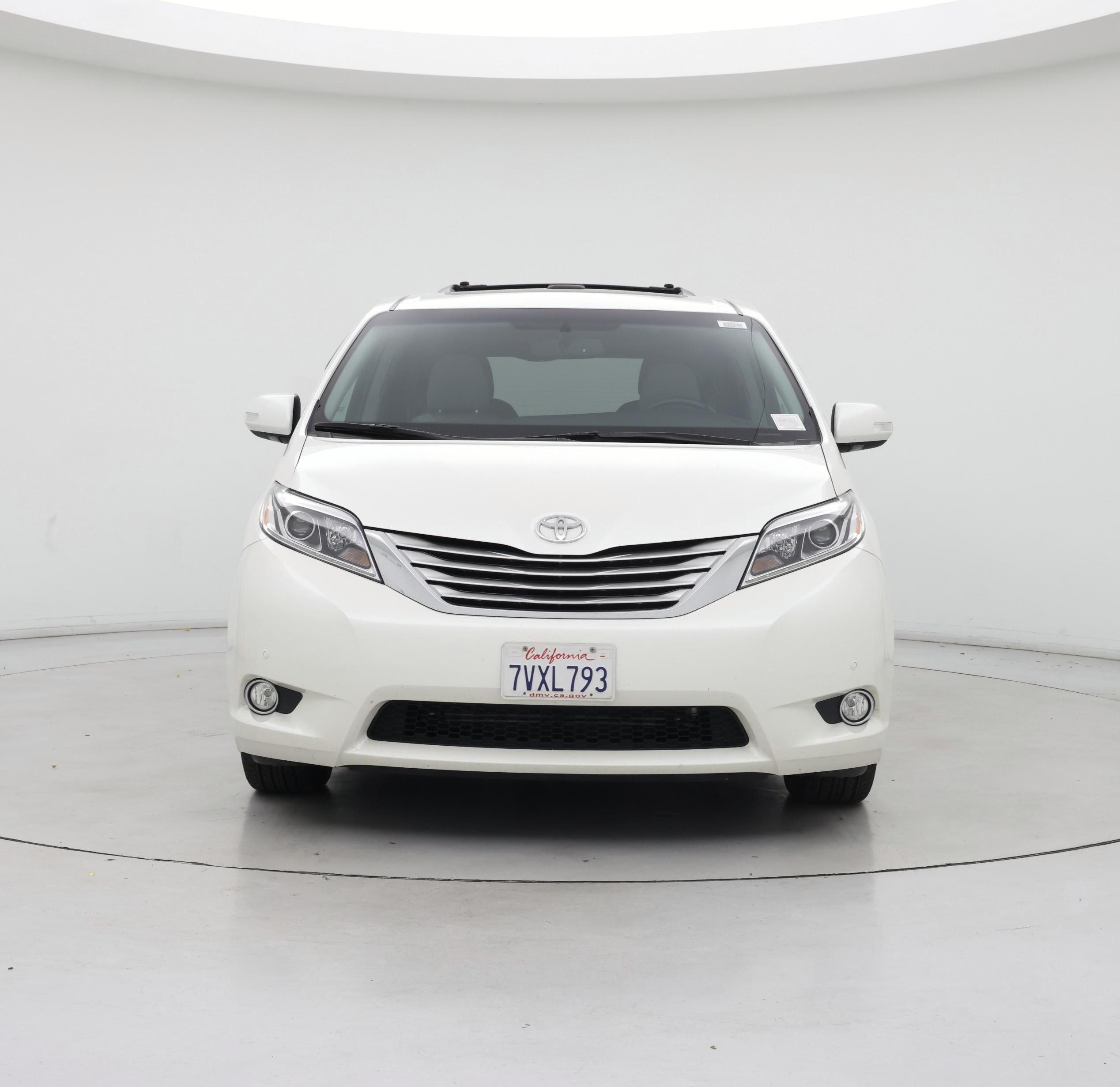 Thumbnail: 2017 Toyota Sienna - 5