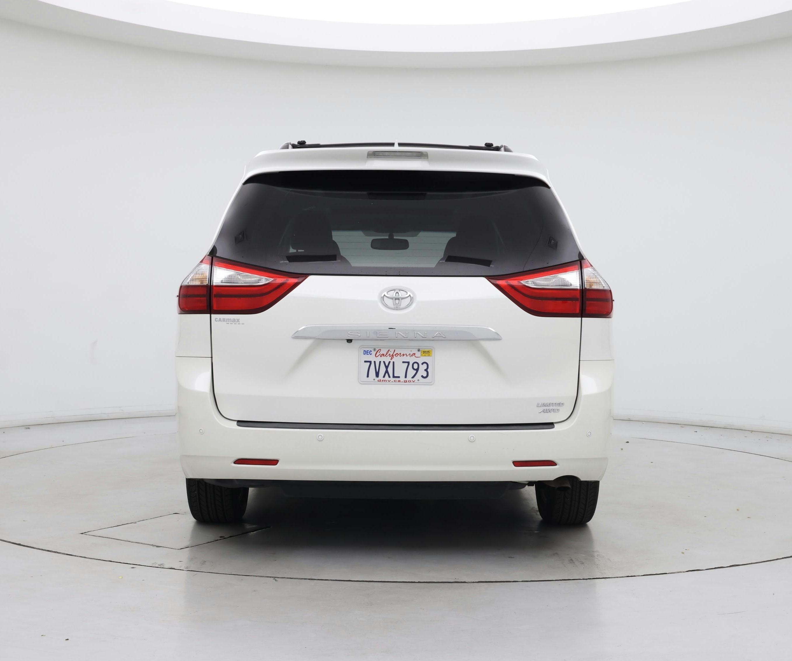 Thumbnail: 2017 Toyota Sienna - 6