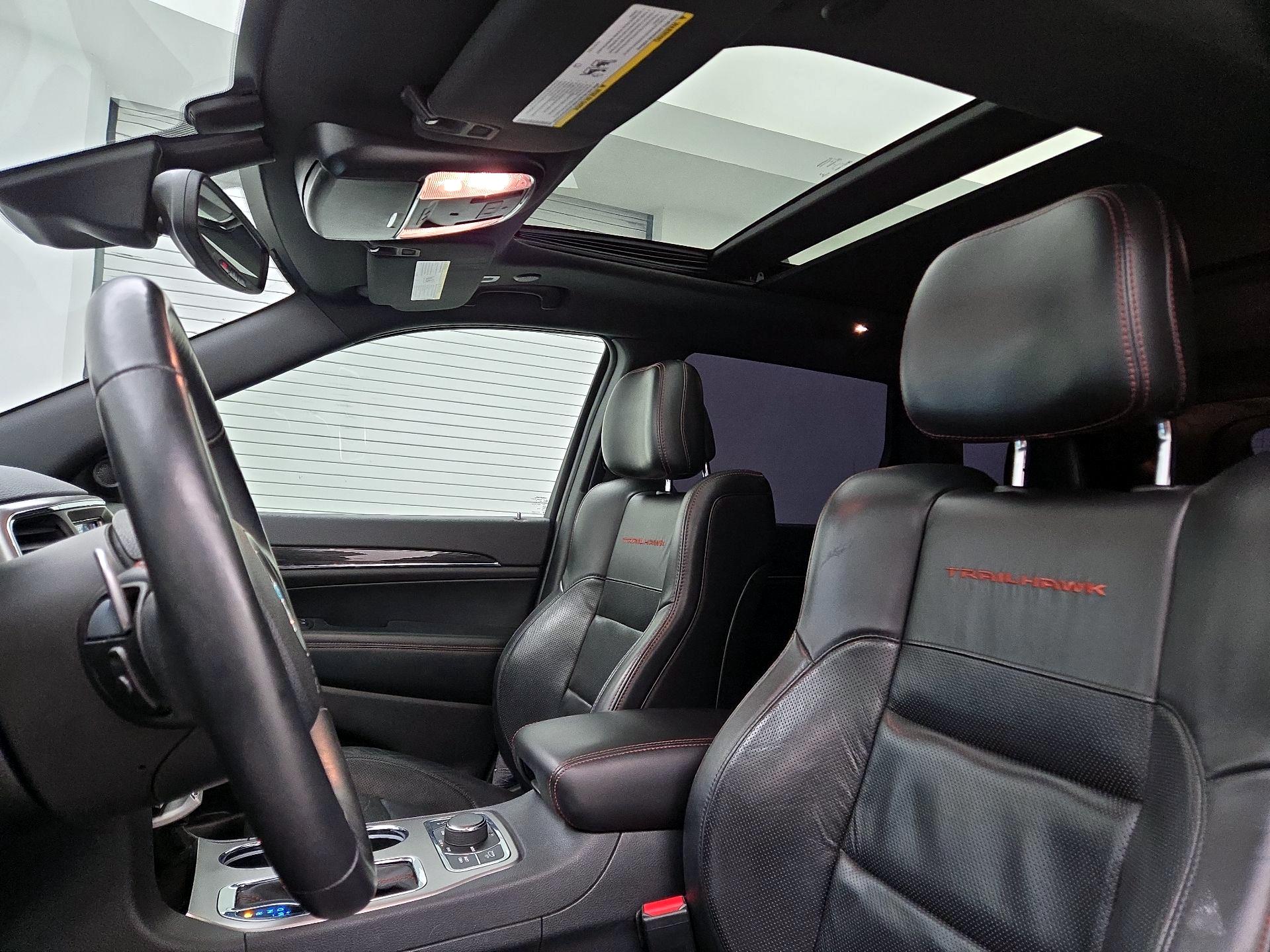 Thumbnail: 2018 Jeep Grand Cherokee - 20
