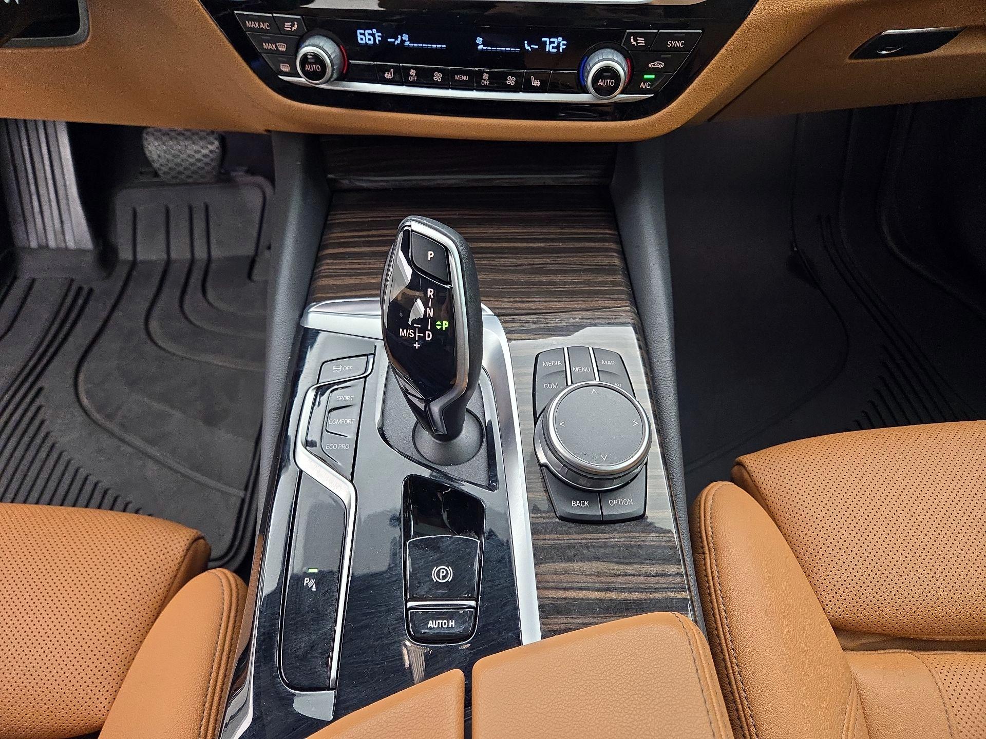 Thumbnail: 2022 BMW 5 Series - 18