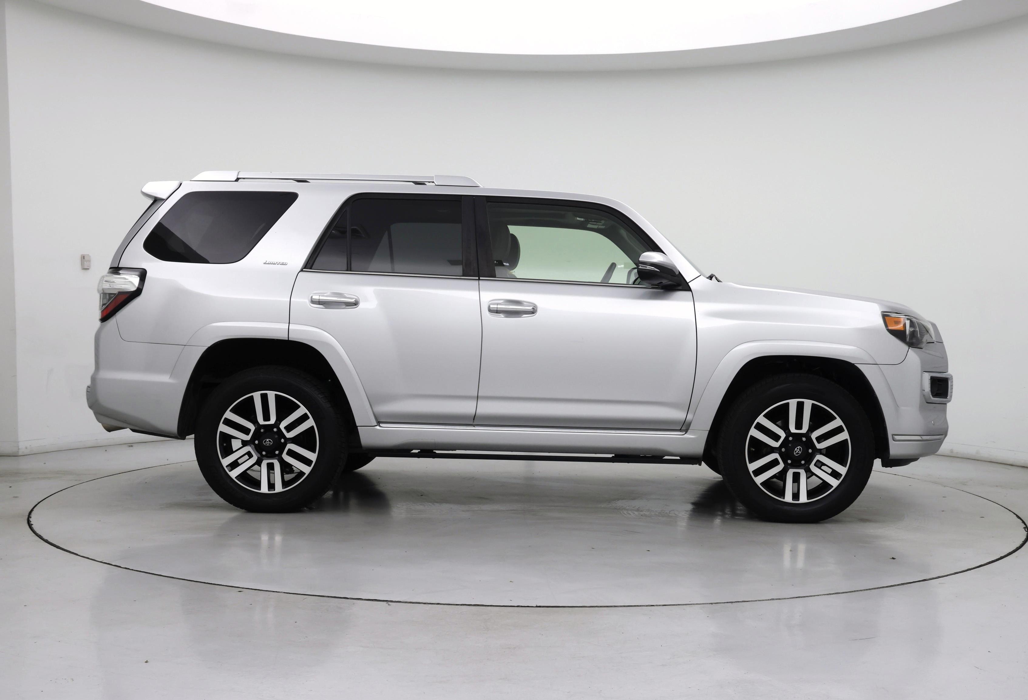 Thumbnail: 2019 Toyota 4Runner - 7