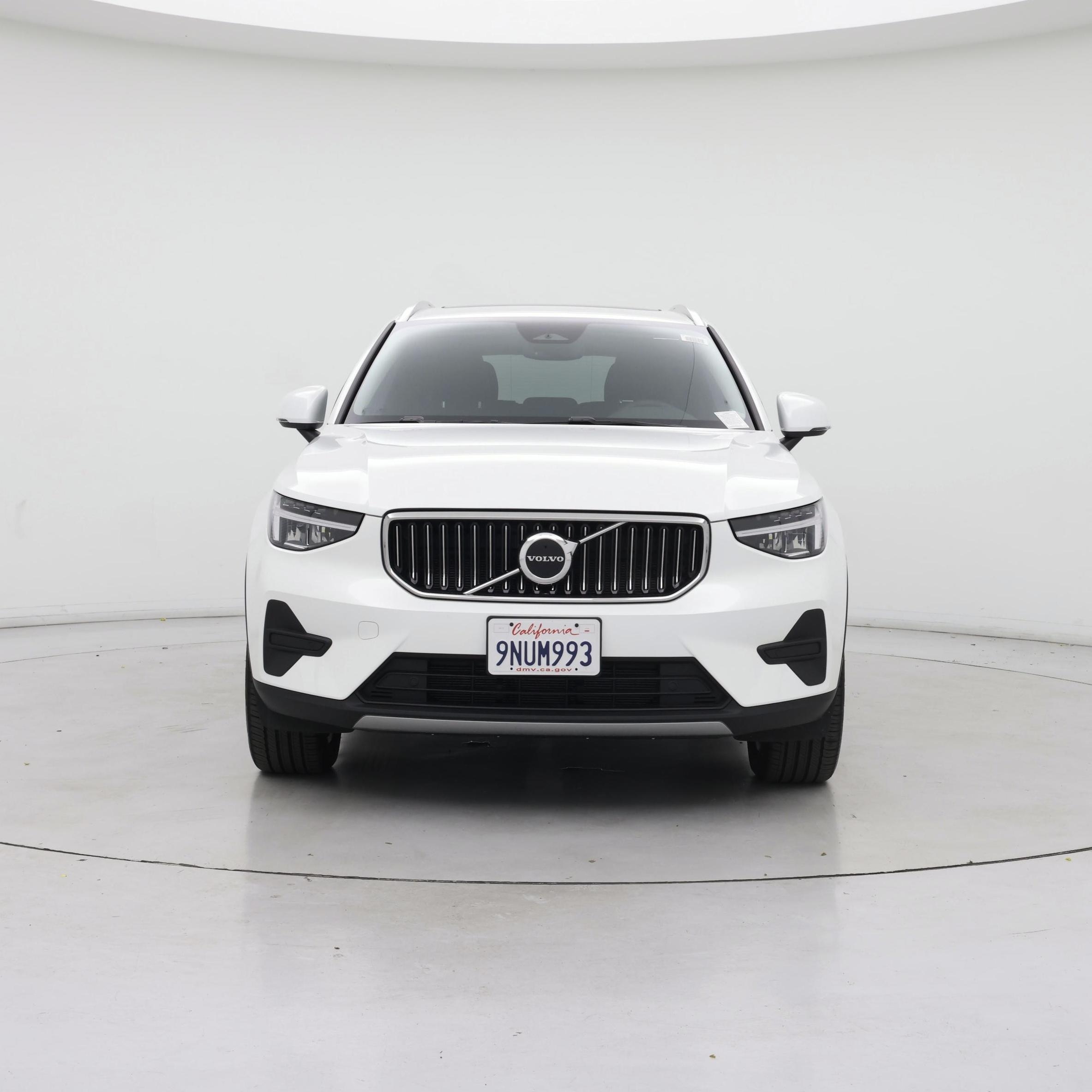 Thumbnail: 2025 Volvo XC40 - 5