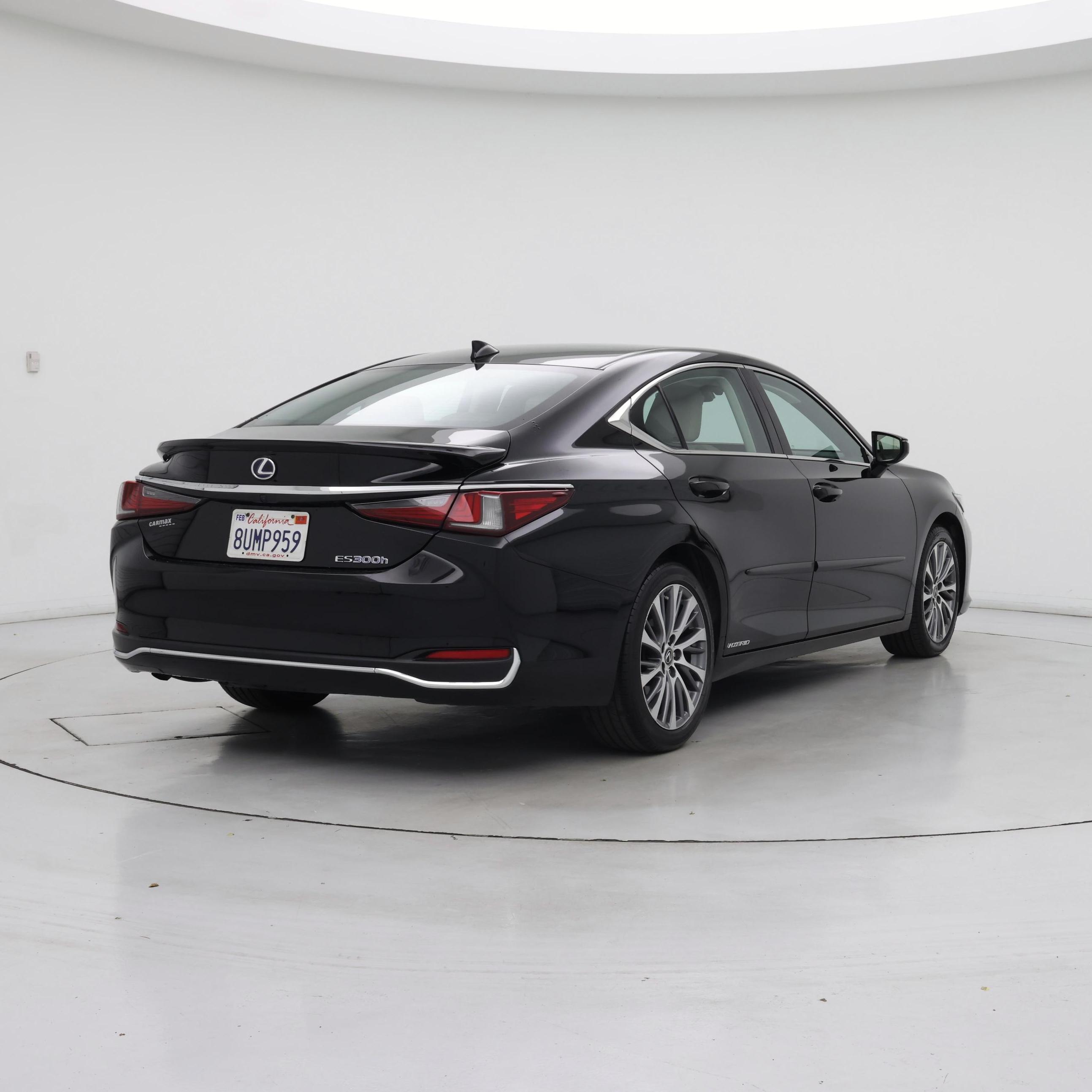 Thumbnail: 2020 Lexus ES - 8