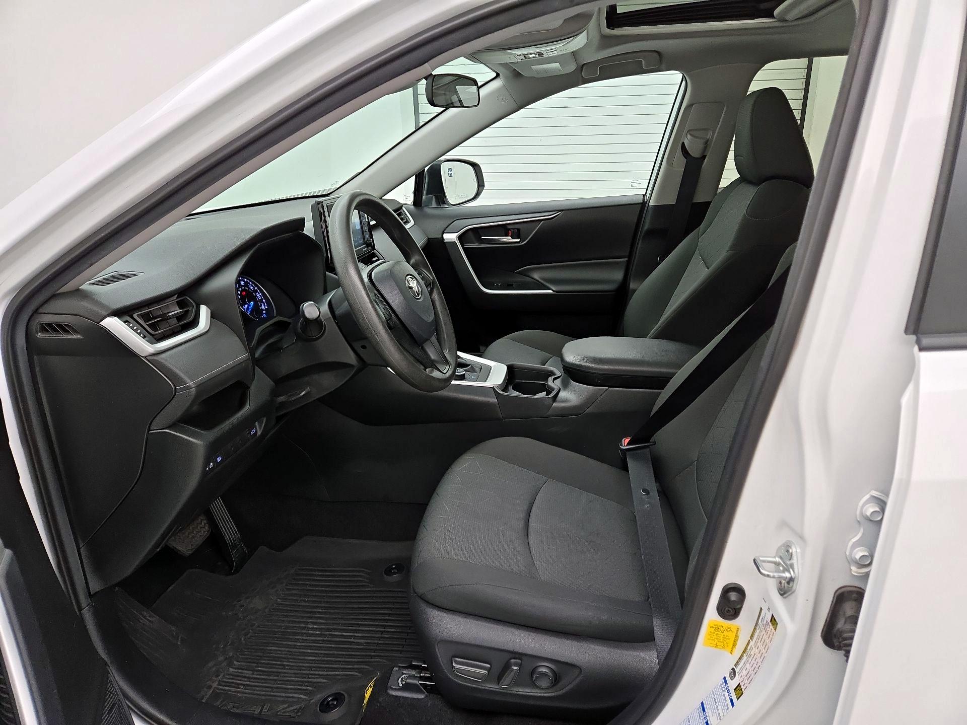 Thumbnail: 2021 Toyota RAV4 - 11
