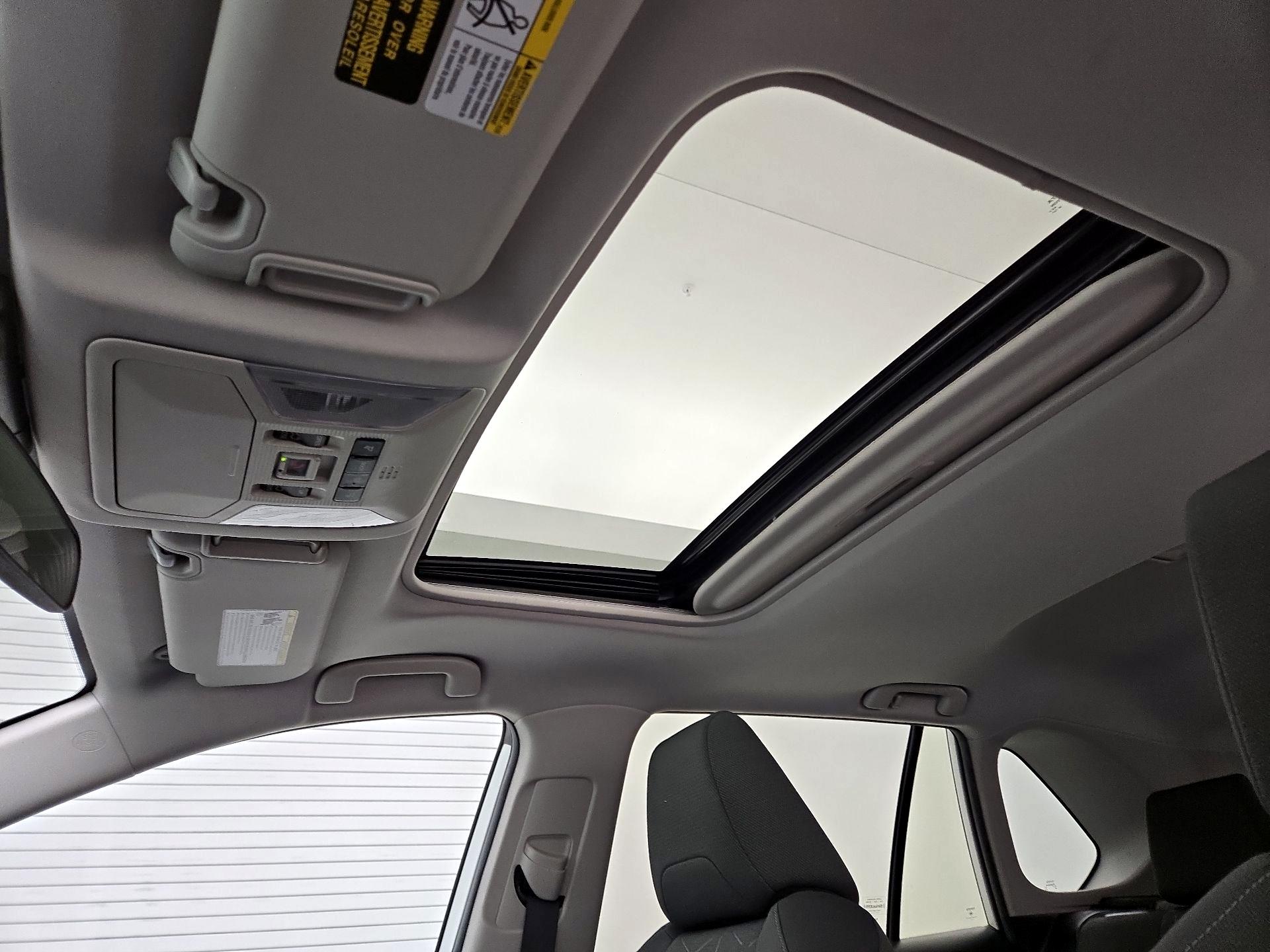 Thumbnail: 2021 Toyota RAV4 - 19