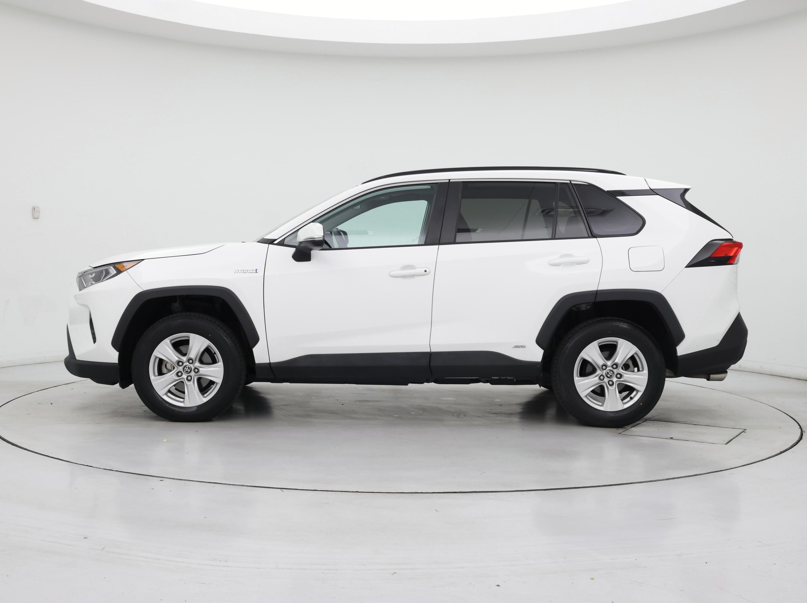 Thumbnail: 2021 Toyota RAV4 - 3
