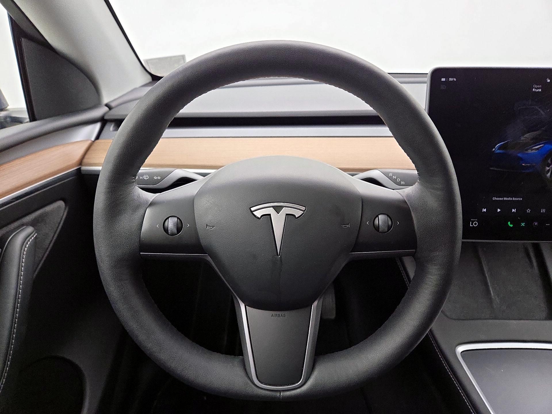 Thumbnail: 2023 Tesla Model Y - 10