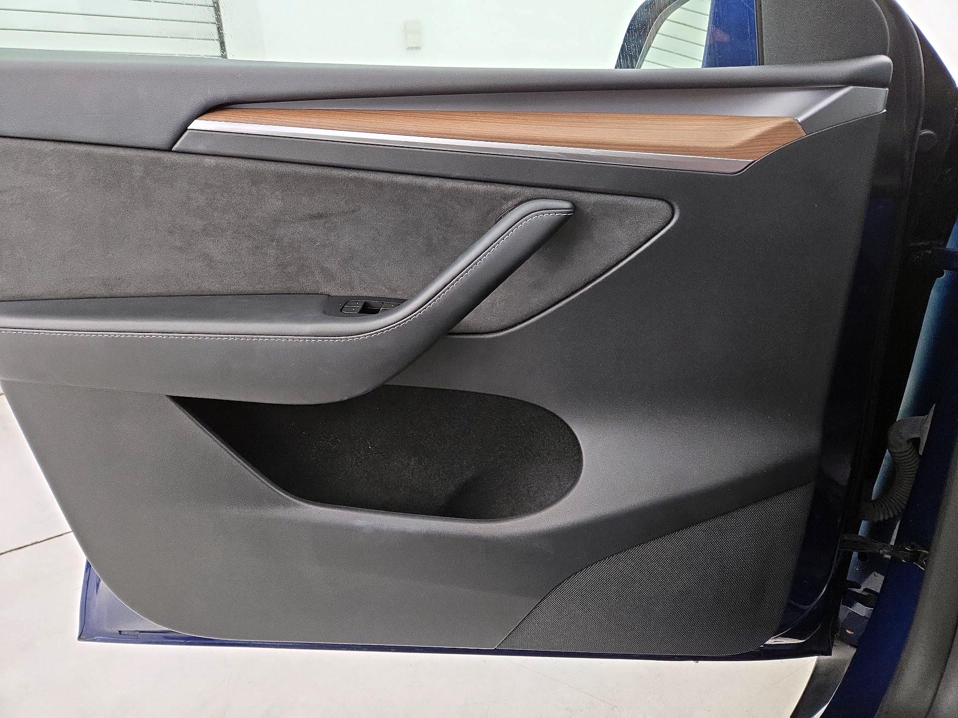 Thumbnail: 2023 Tesla Model Y - 12