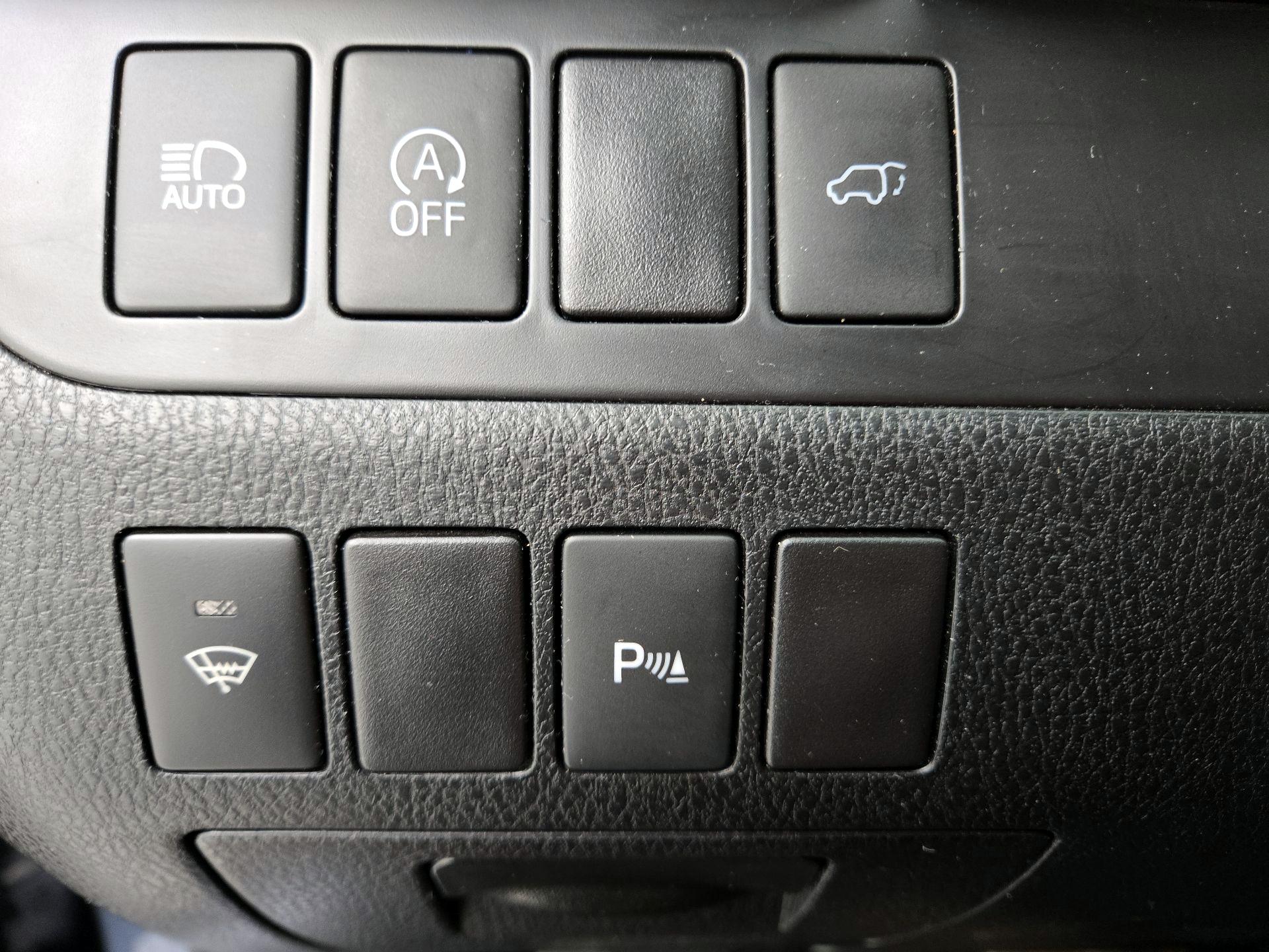 Thumbnail: 2017 Toyota Highlander - 13