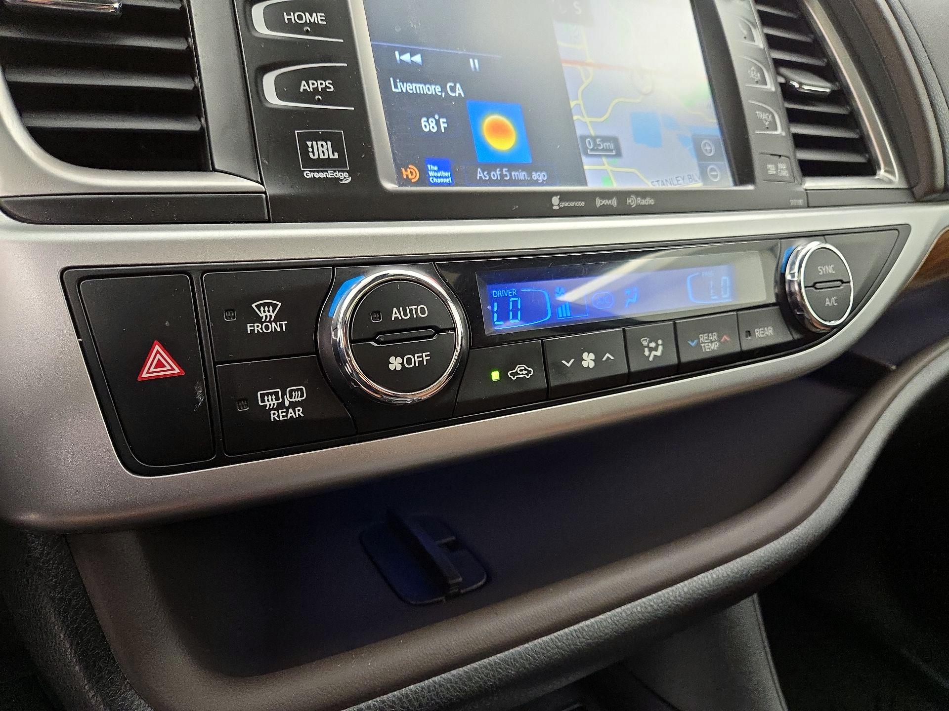 Thumbnail: 2017 Toyota Highlander - 17