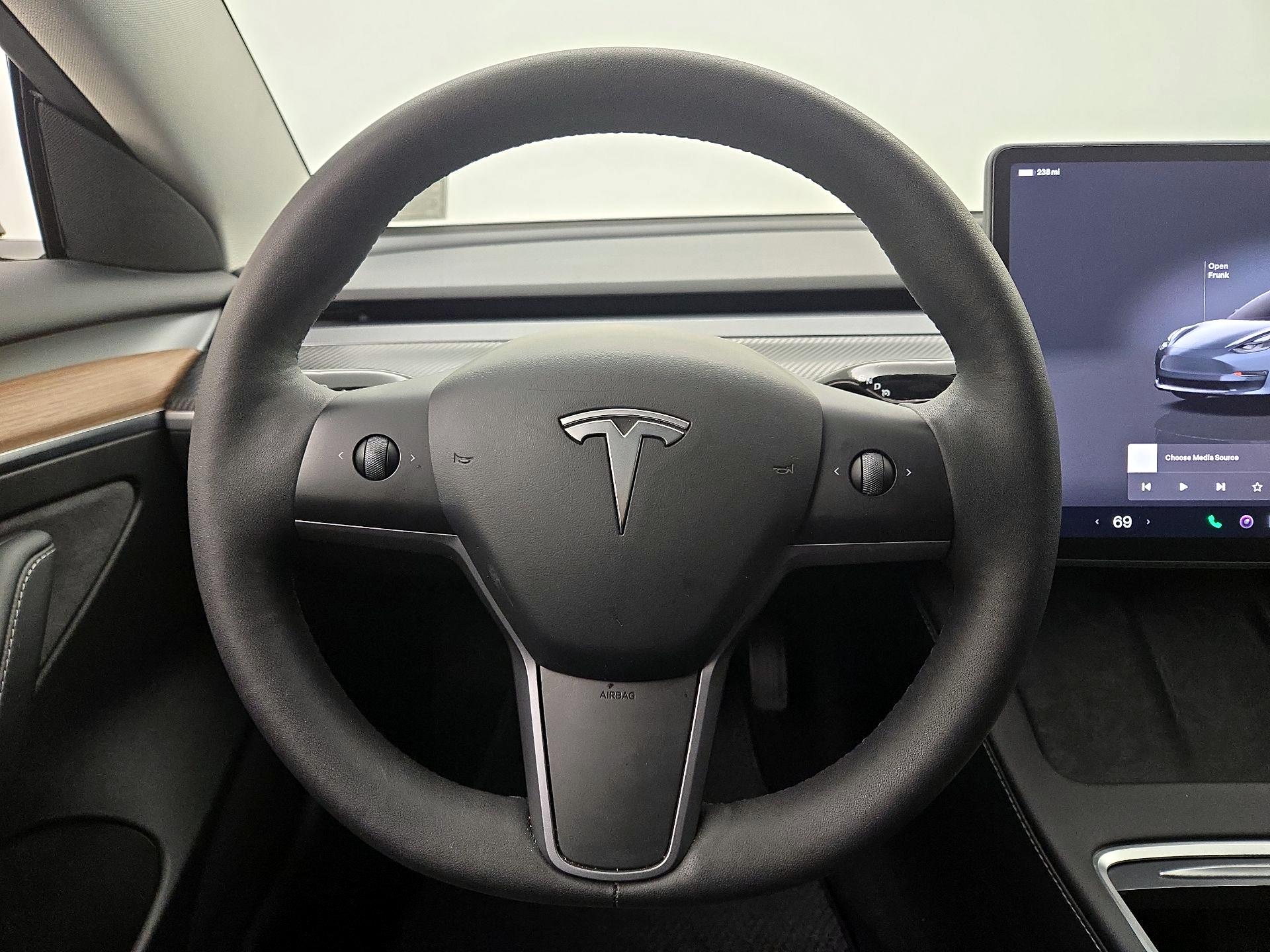 Thumbnail: 2023 Tesla Model 3 - 10