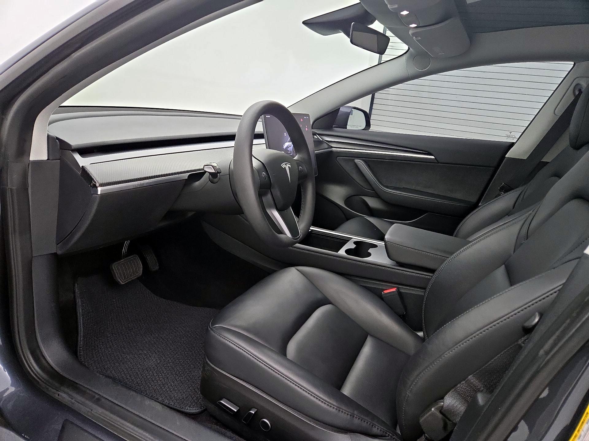 Thumbnail: 2023 Tesla Model 3 - 11