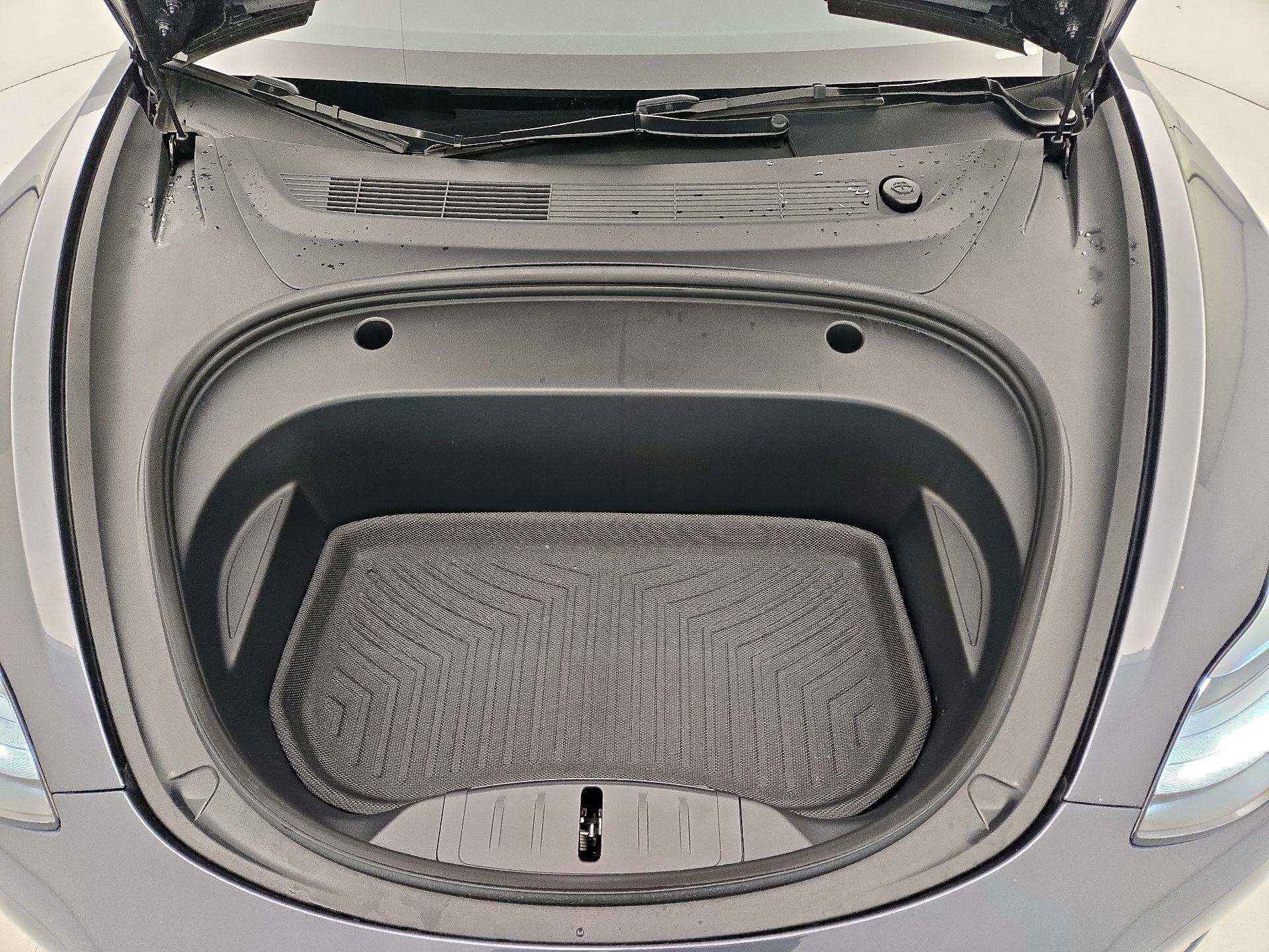 Thumbnail: 2023 Tesla Model 3 - 19