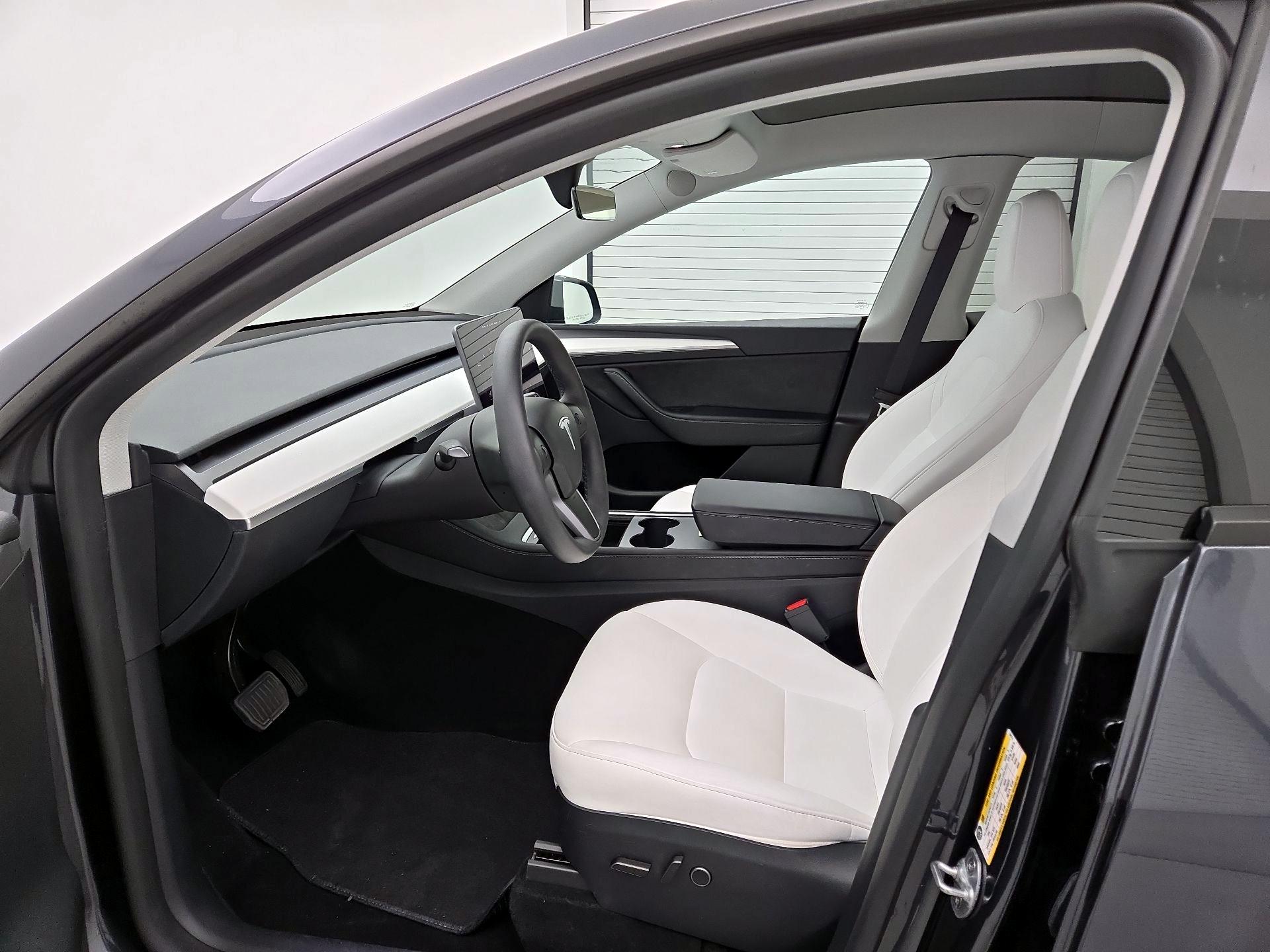 Thumbnail: 2024 Tesla Model Y - 11