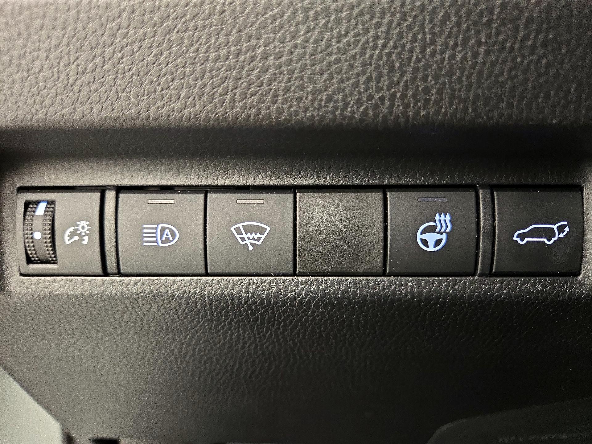 Thumbnail: 2021 Toyota RAV4 - 13