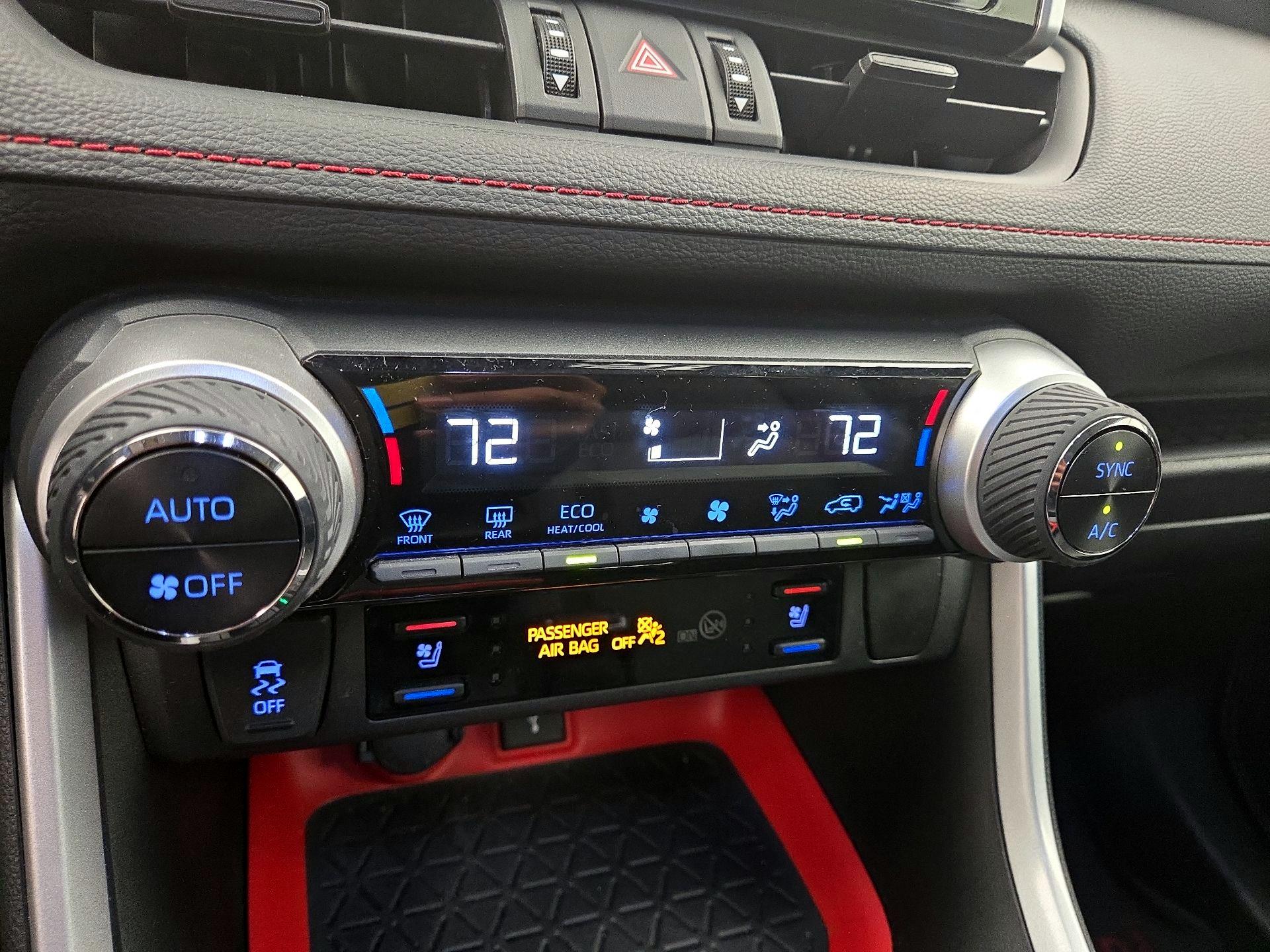 Thumbnail: 2021 Toyota RAV4 - 16