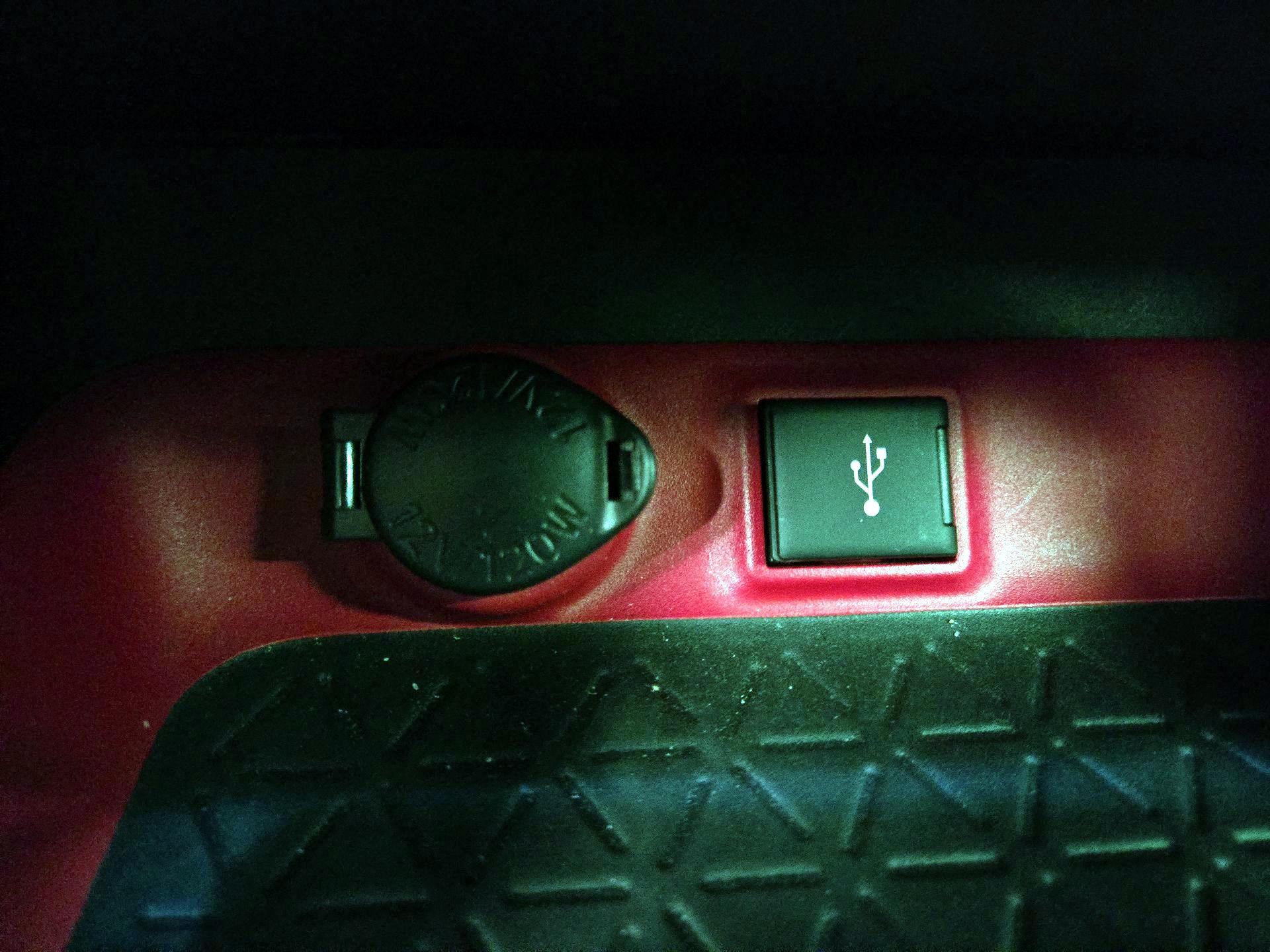 Thumbnail: 2021 Toyota RAV4 - 18