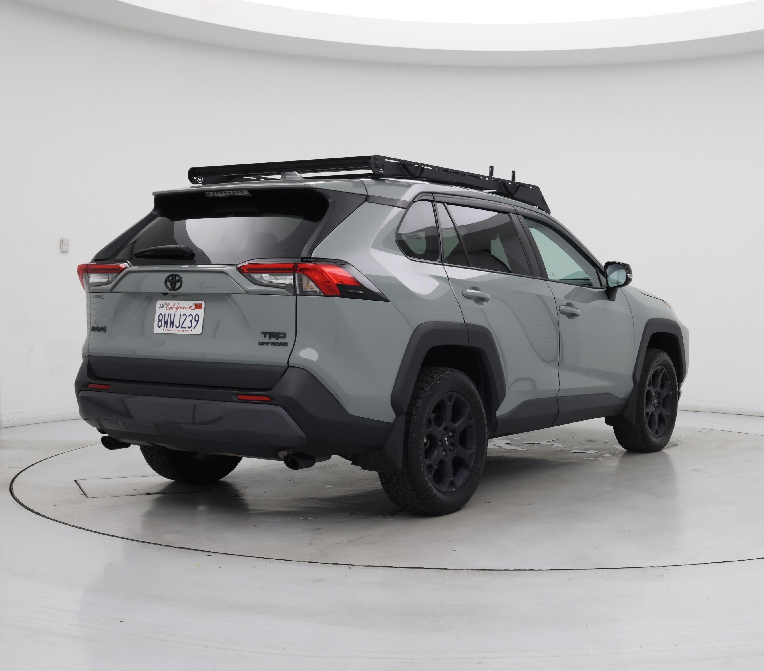 Thumbnail: 2021 Toyota RAV4 - 8