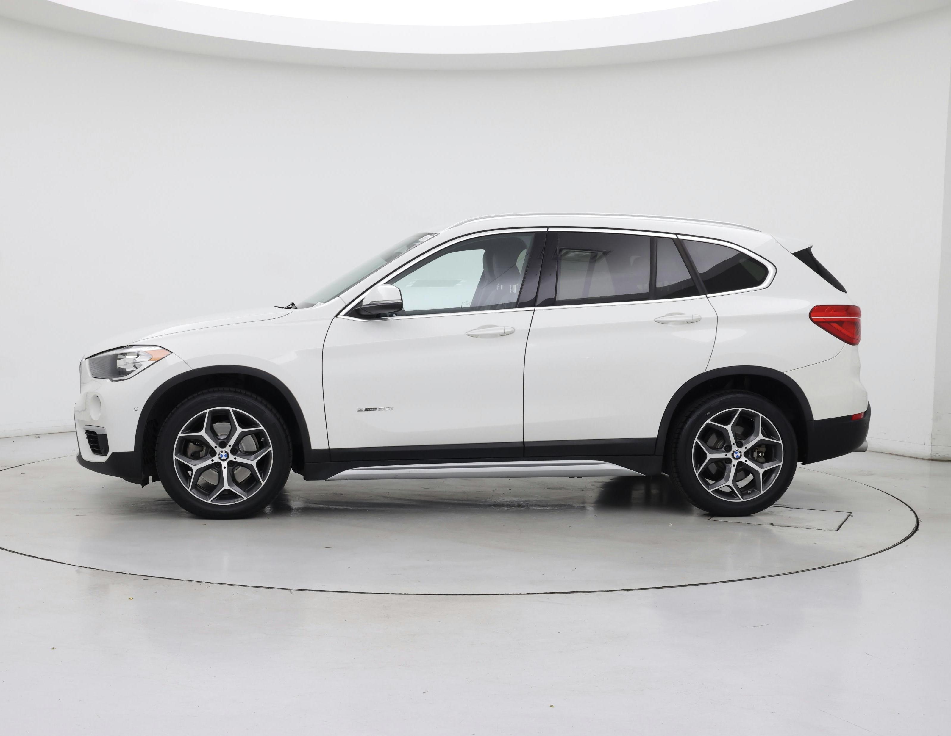 Thumbnail: 2017 BMW X1 - 3