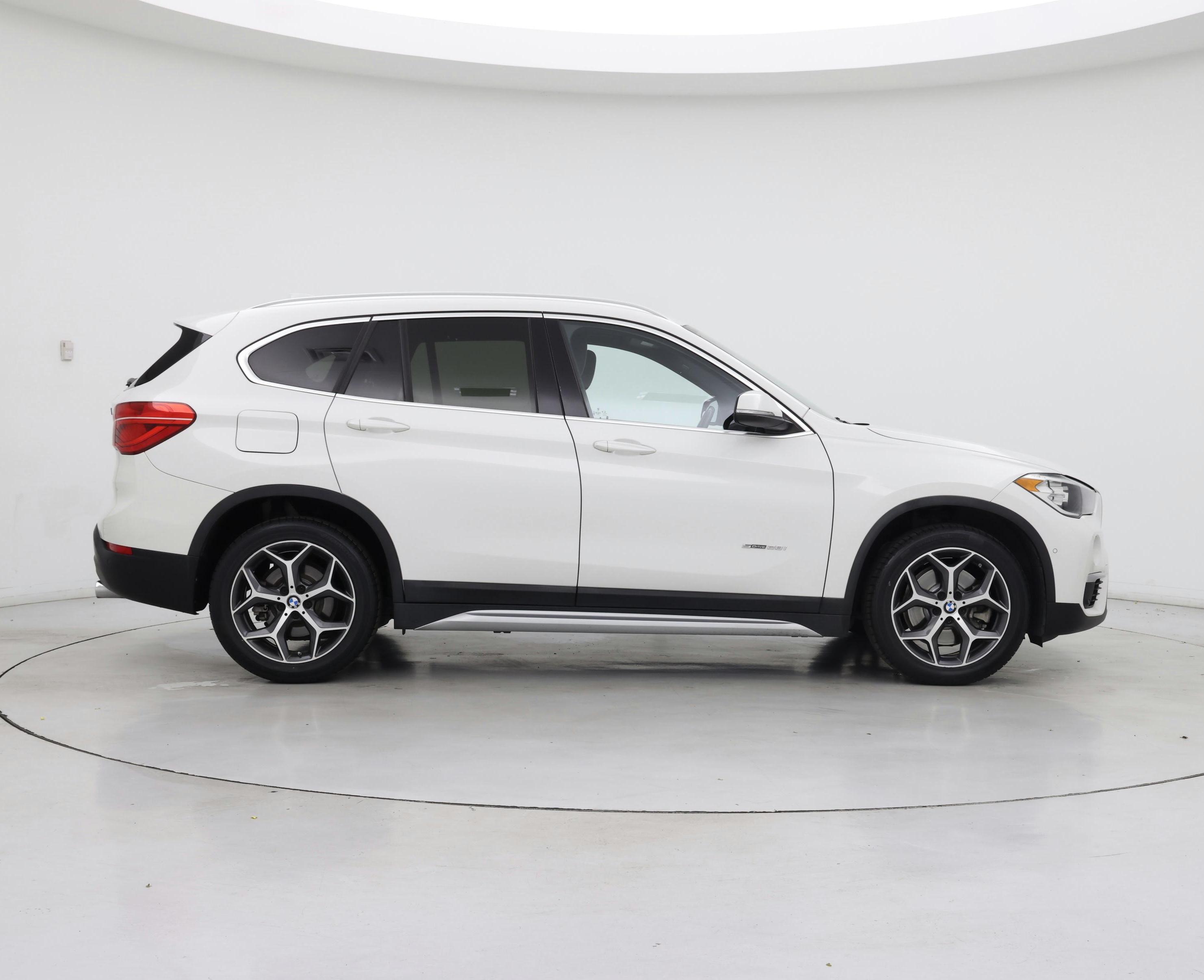 Thumbnail: 2017 BMW X1 - 7