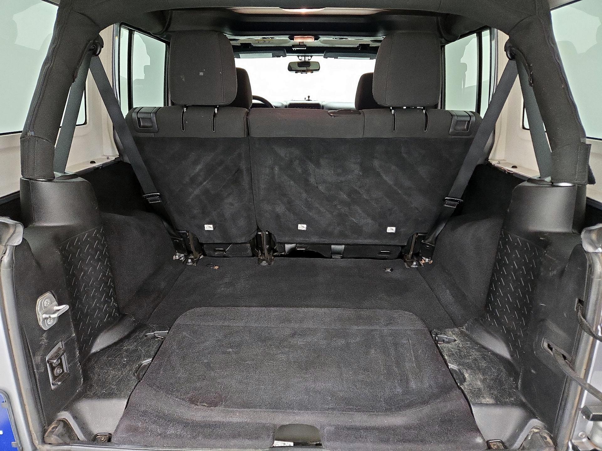 Thumbnail: 2014 Jeep Wrangler - 18