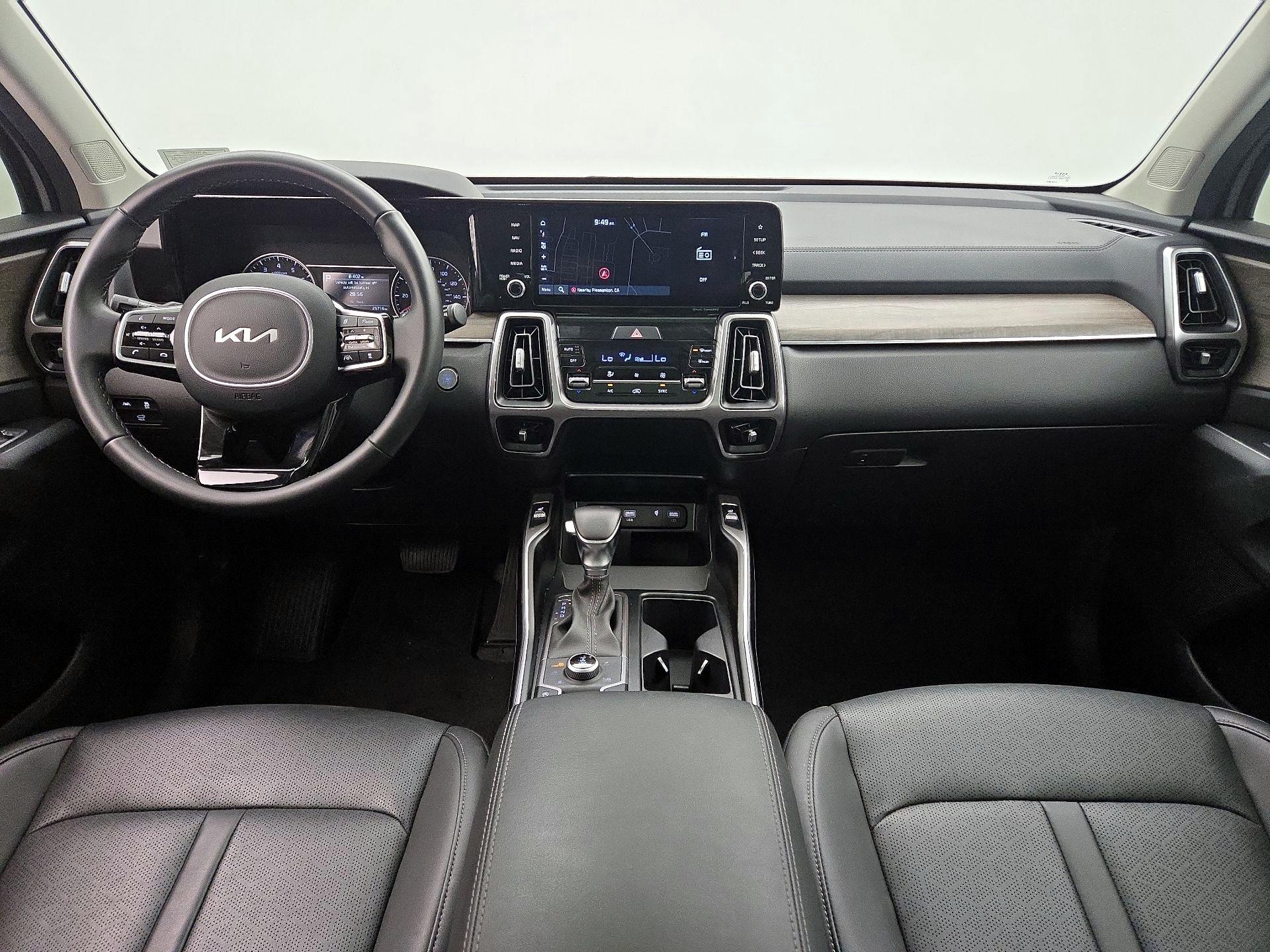 Thumbnail: 2023 Kia Sorento - 9