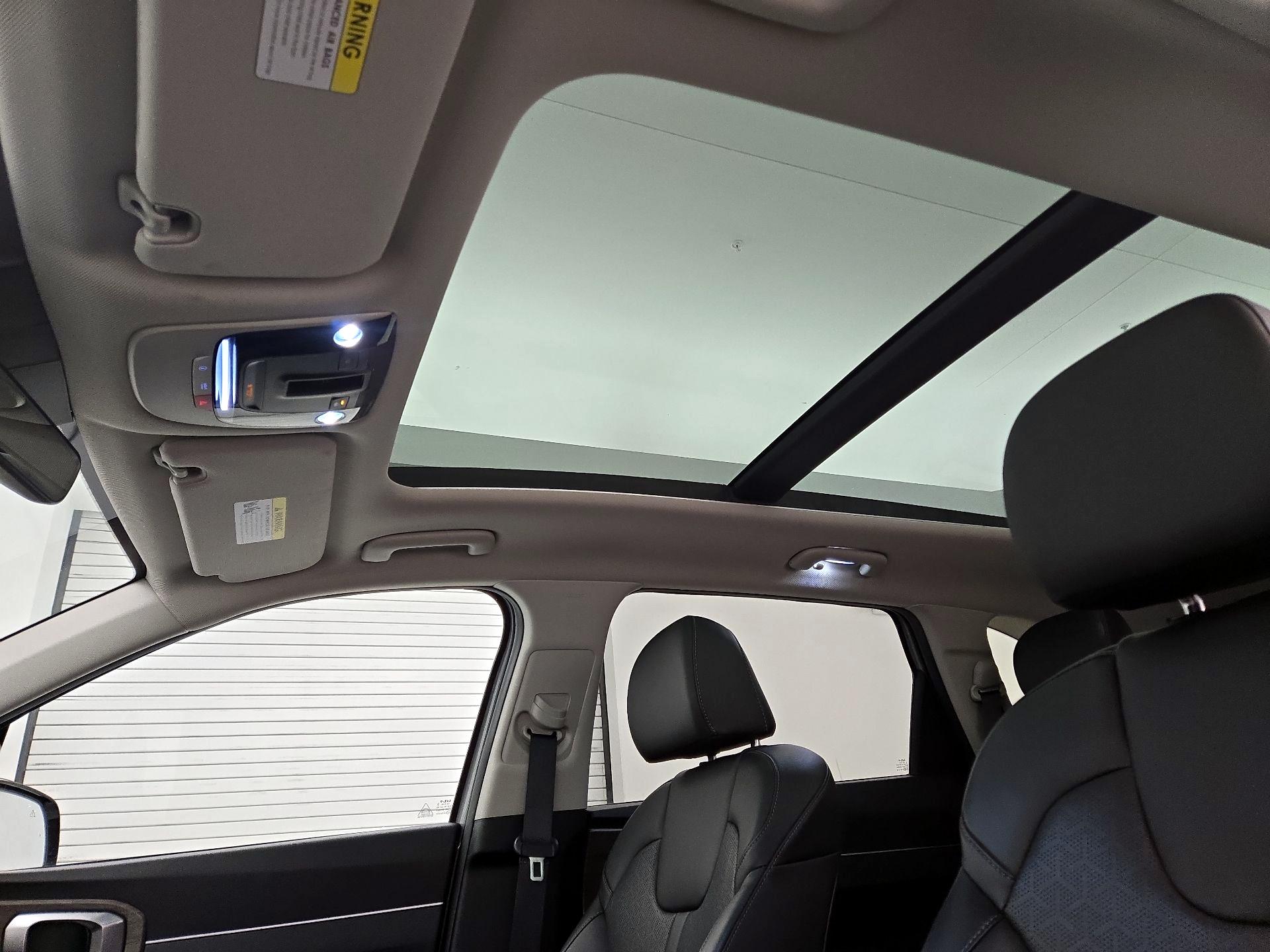 Thumbnail: 2023 Kia Sorento - 20