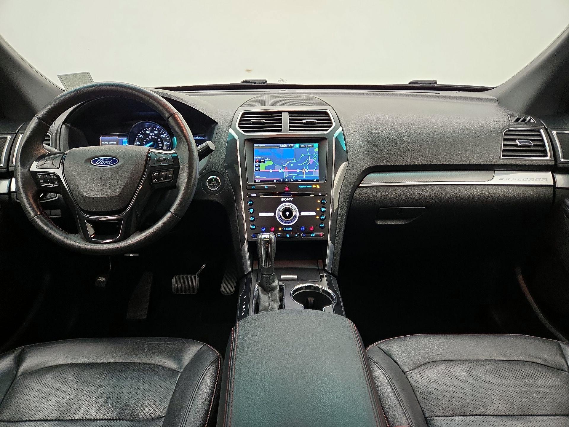 Thumbnail: 2016 Ford Explorer - 9