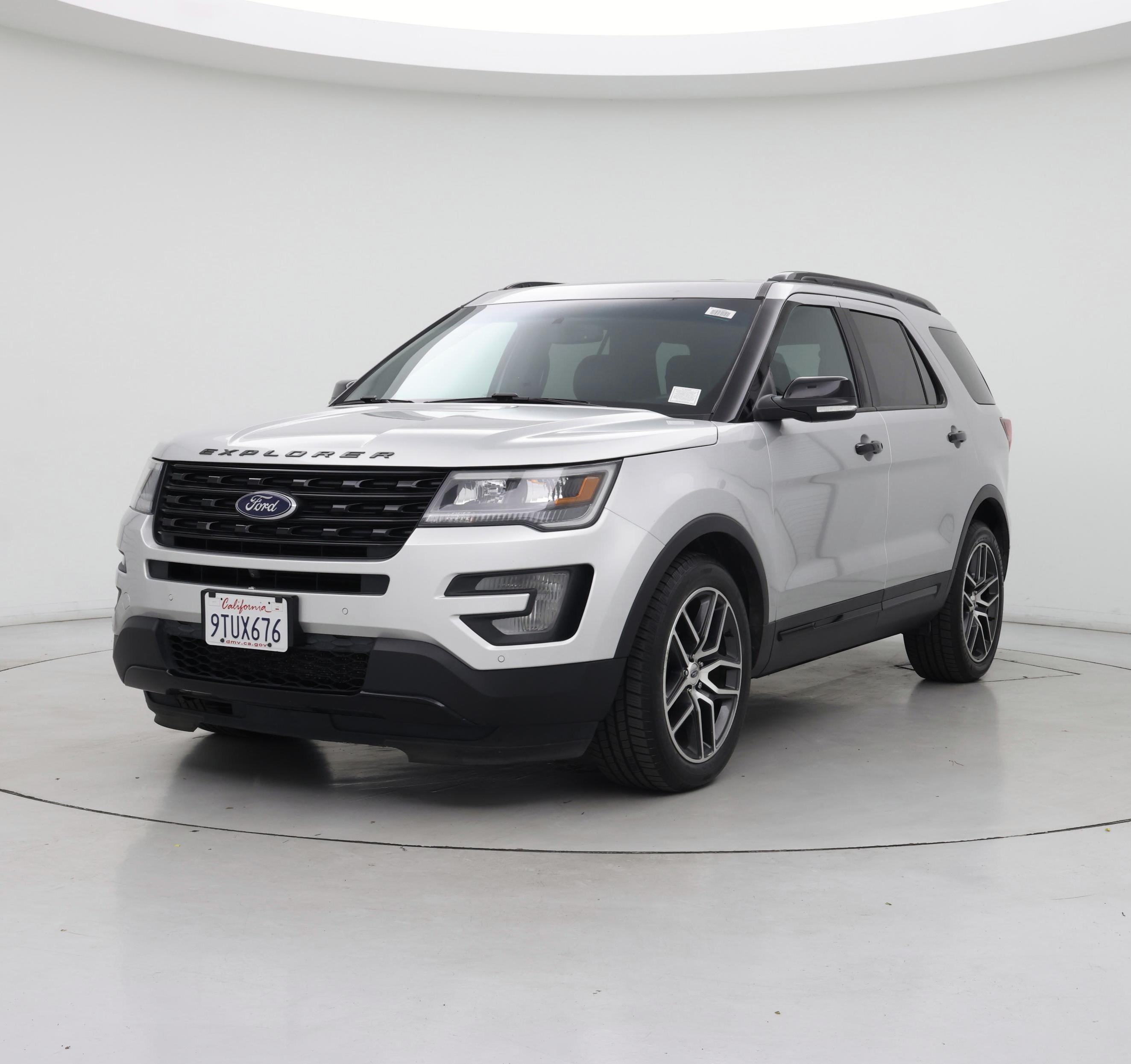 Thumbnail: 2016 Ford Explorer - 4