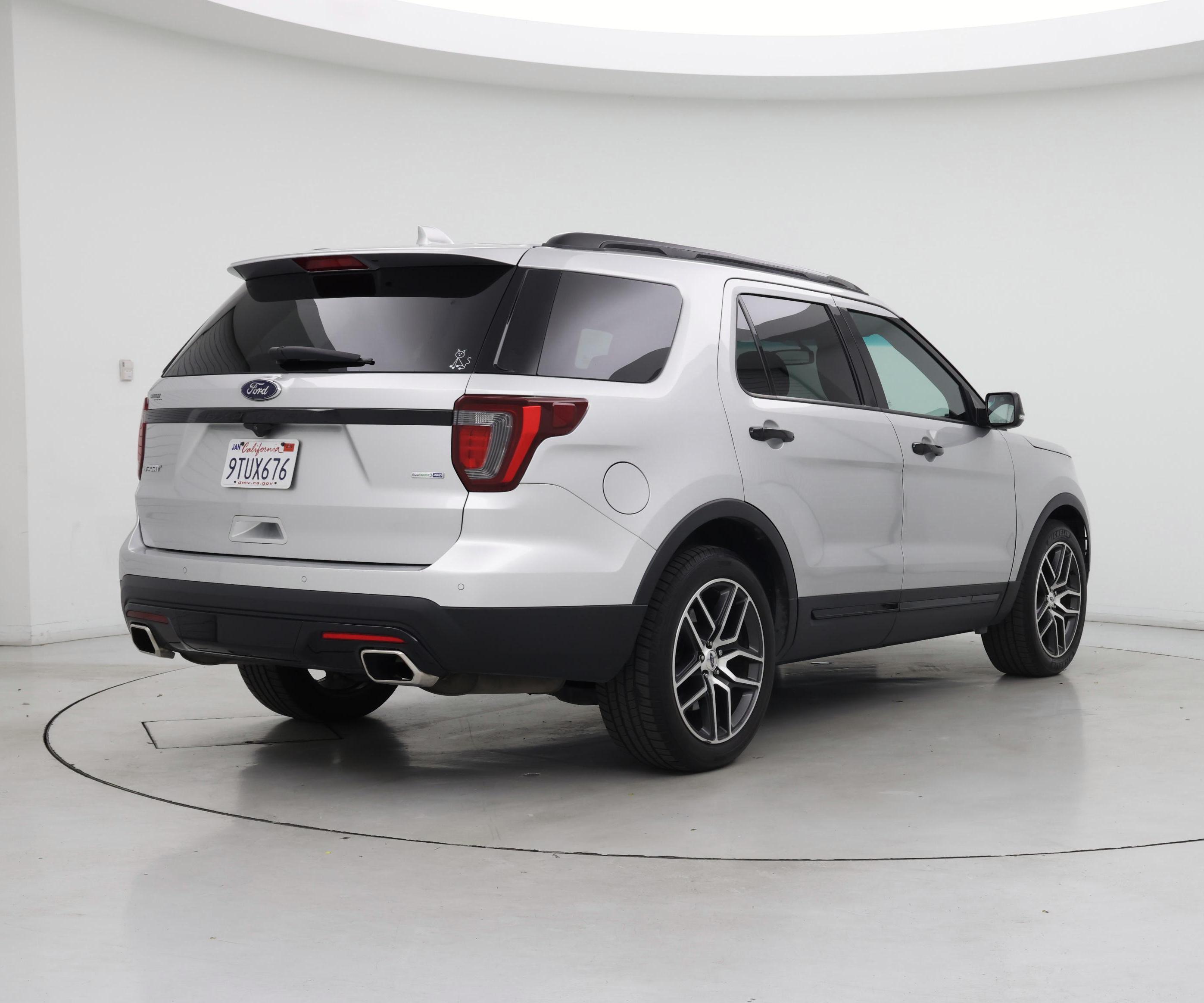 Thumbnail: 2016 Ford Explorer - 8
