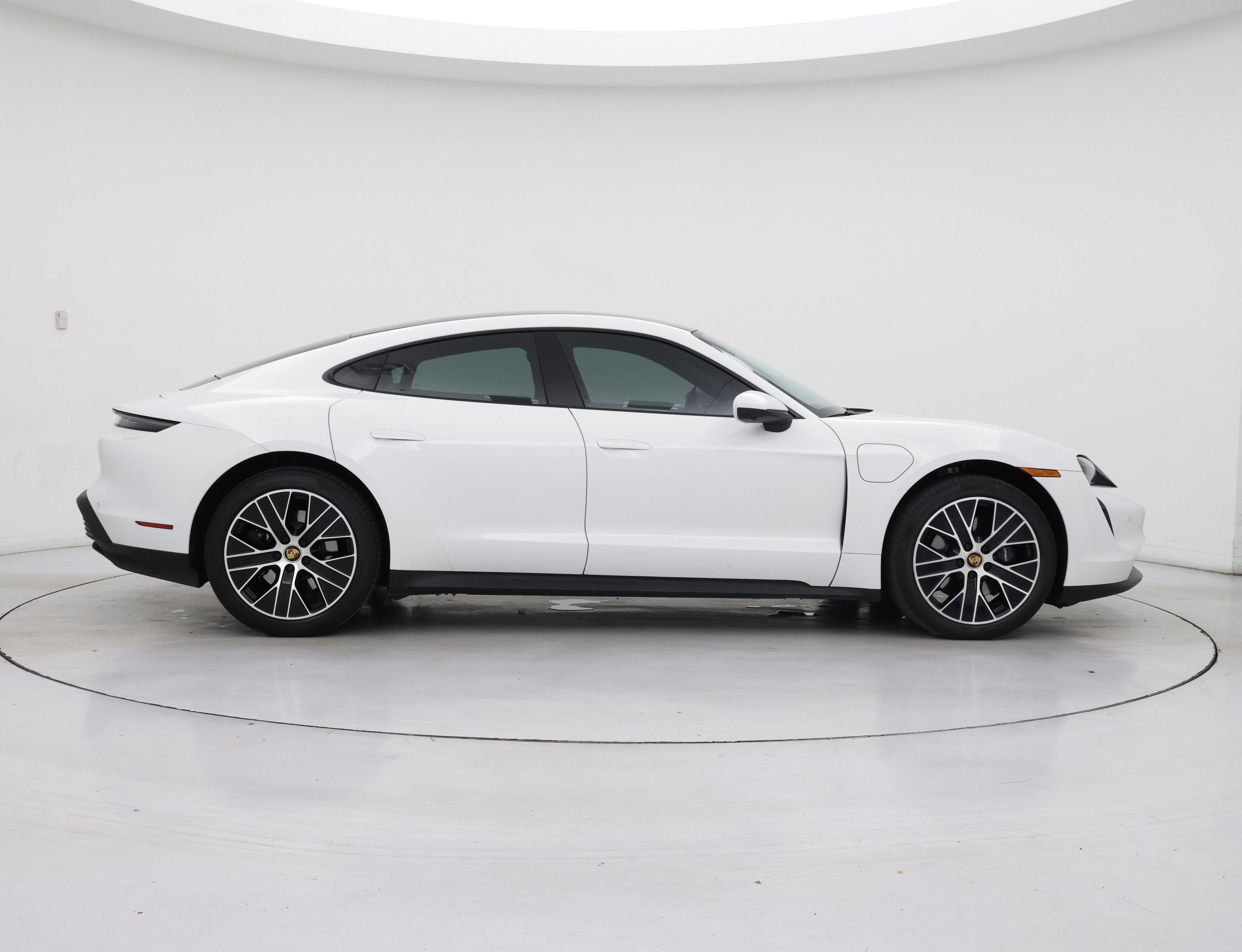 Thumbnail: 2021 Porsche Taycan - 7