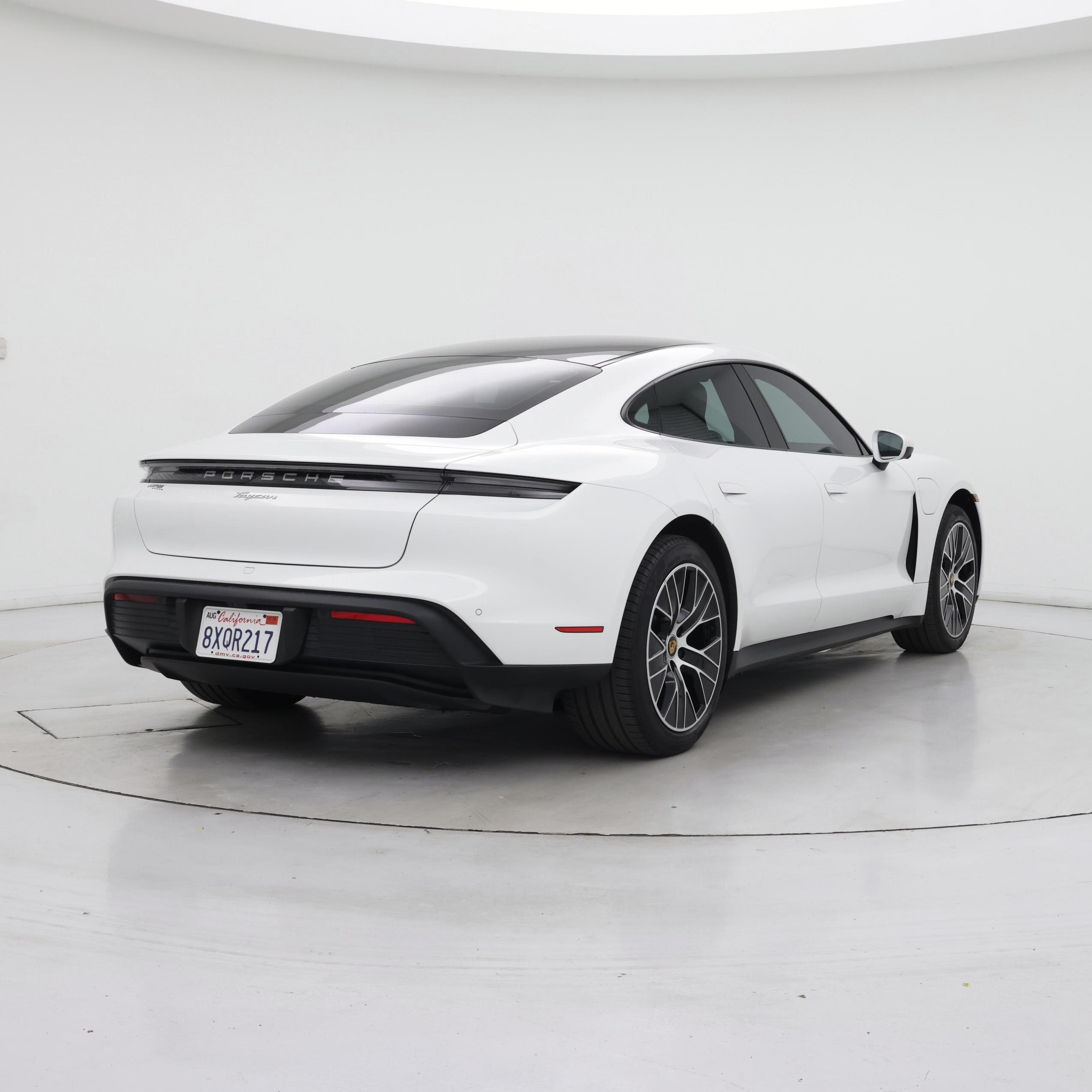 Thumbnail: 2021 Porsche Taycan - 8