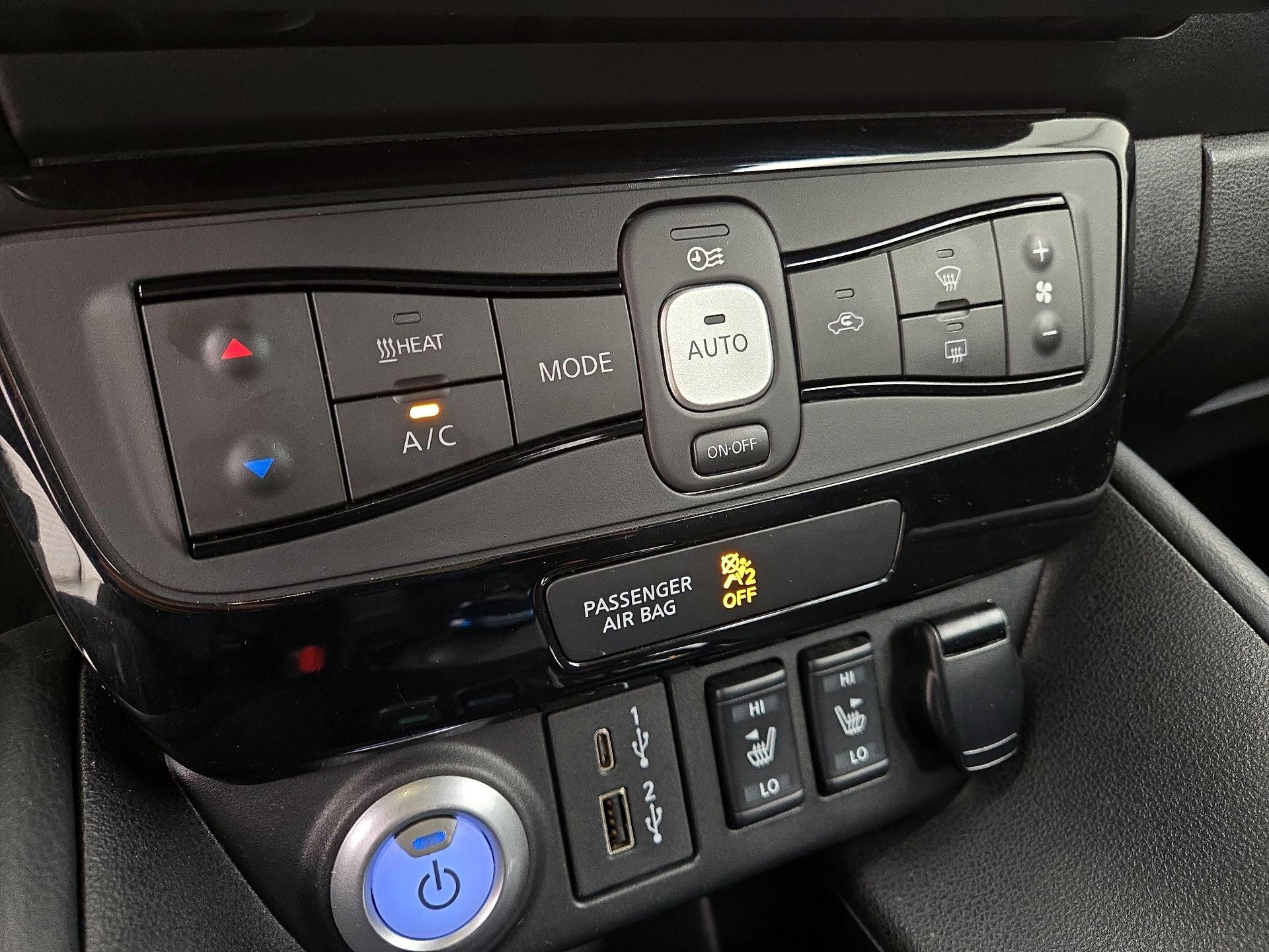 Thumbnail: 2022 Nissan Leaf - 17