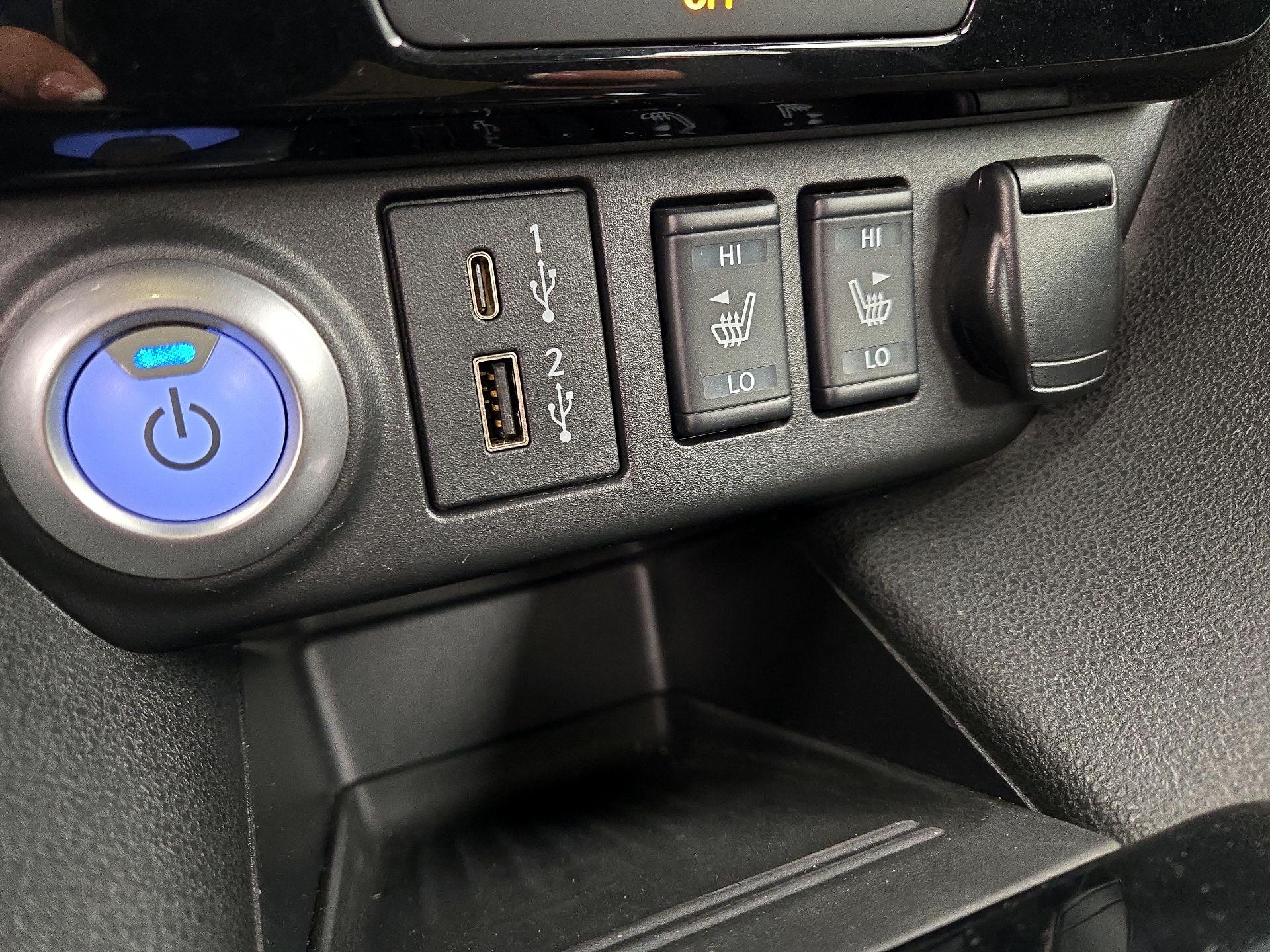 Thumbnail: 2022 Nissan Leaf - 19