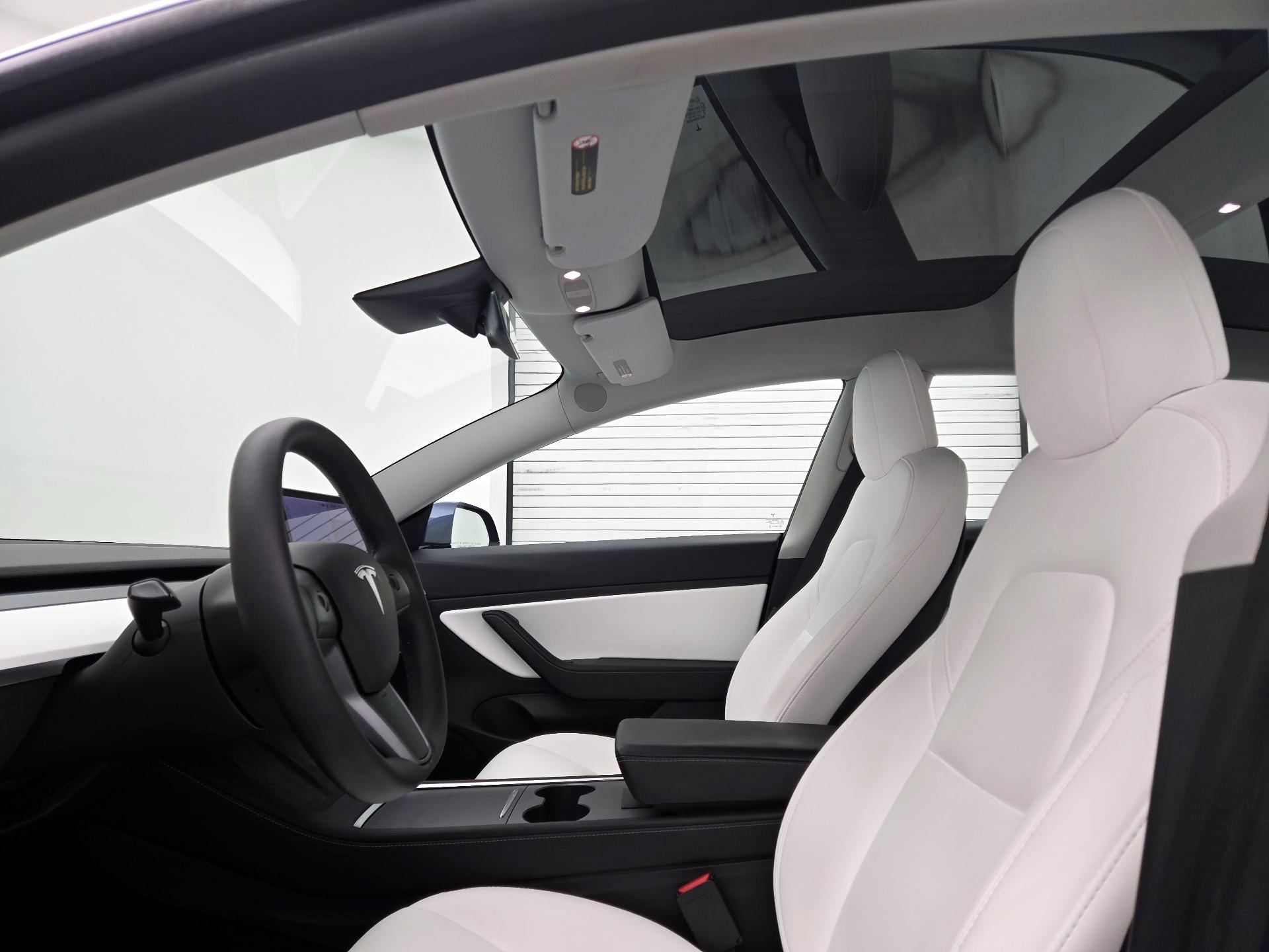 Thumbnail: 2021 Tesla Model 3 - 19