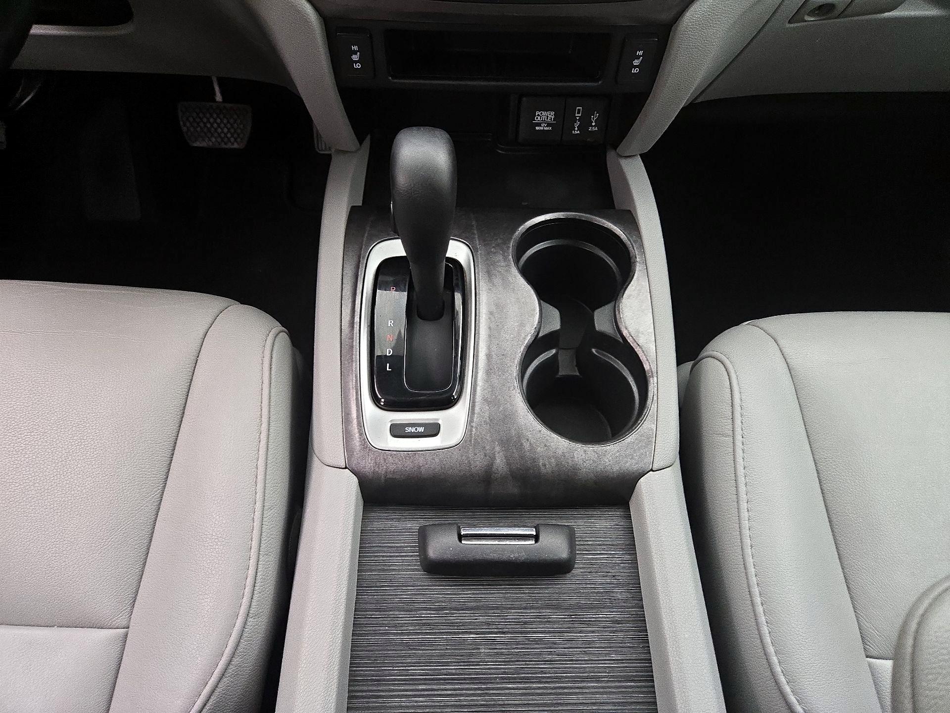 Thumbnail: 2017 Honda Pilot - 17