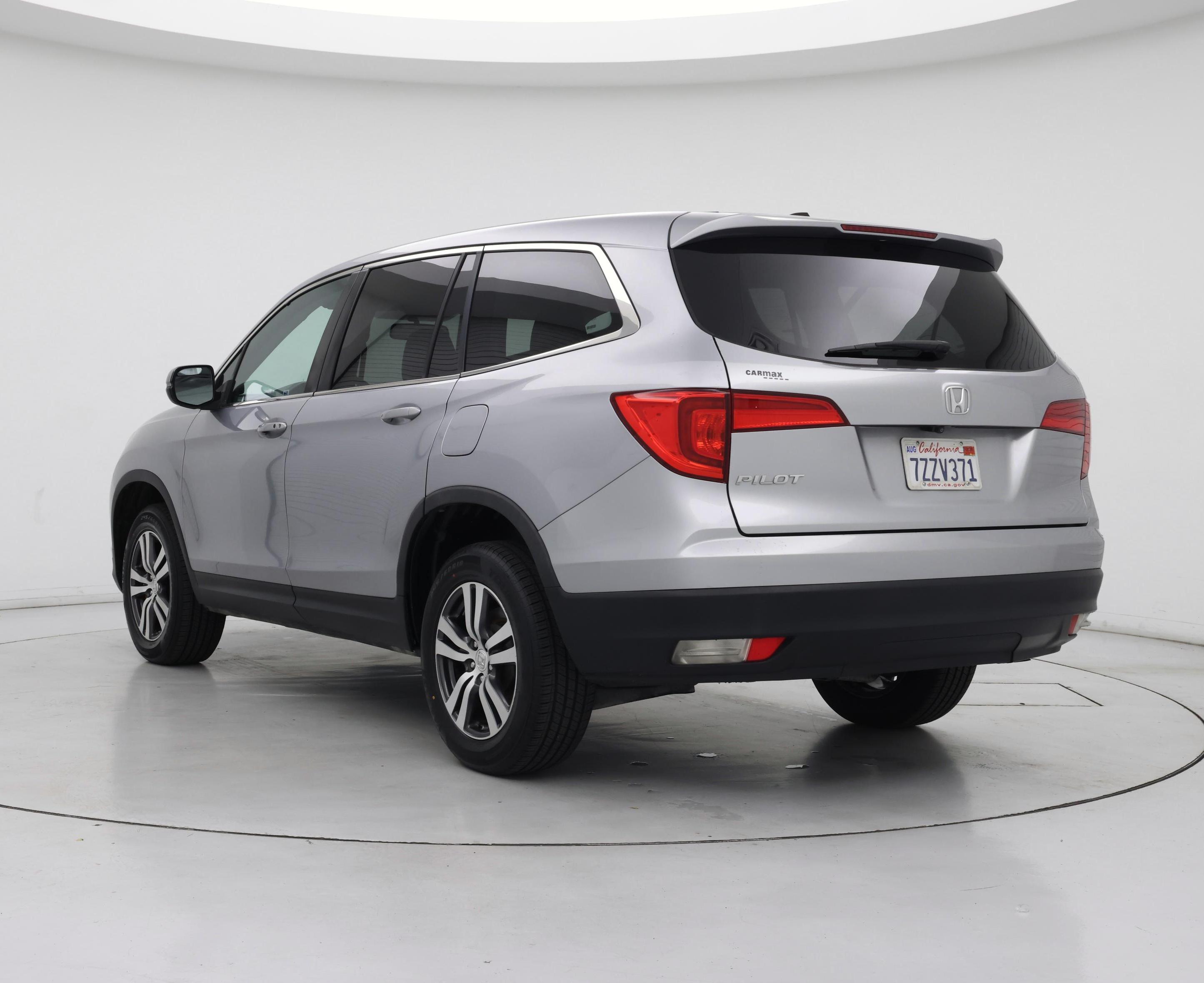 Thumbnail: 2017 Honda Pilot - 2