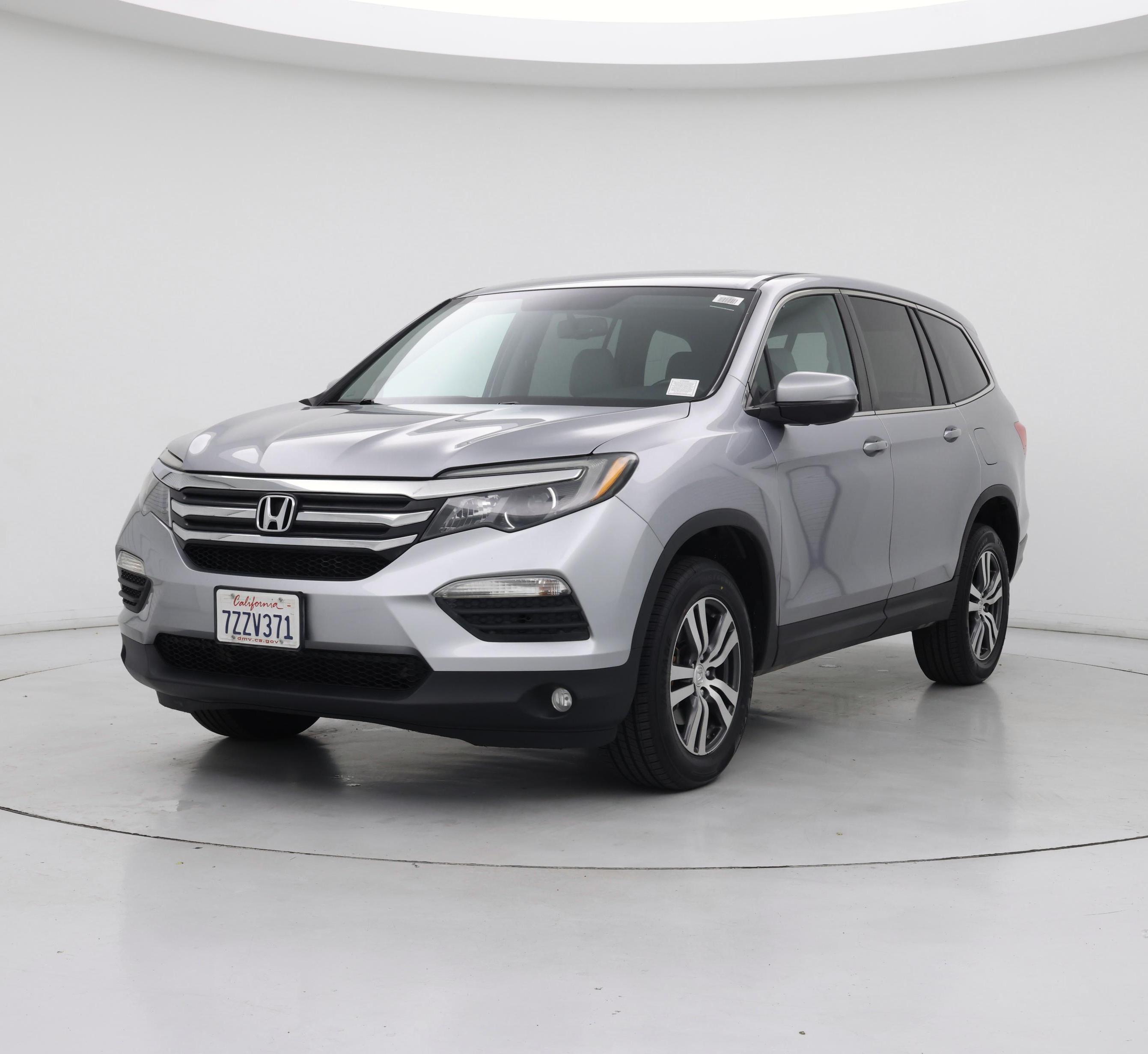 Thumbnail: 2017 Honda Pilot - 4