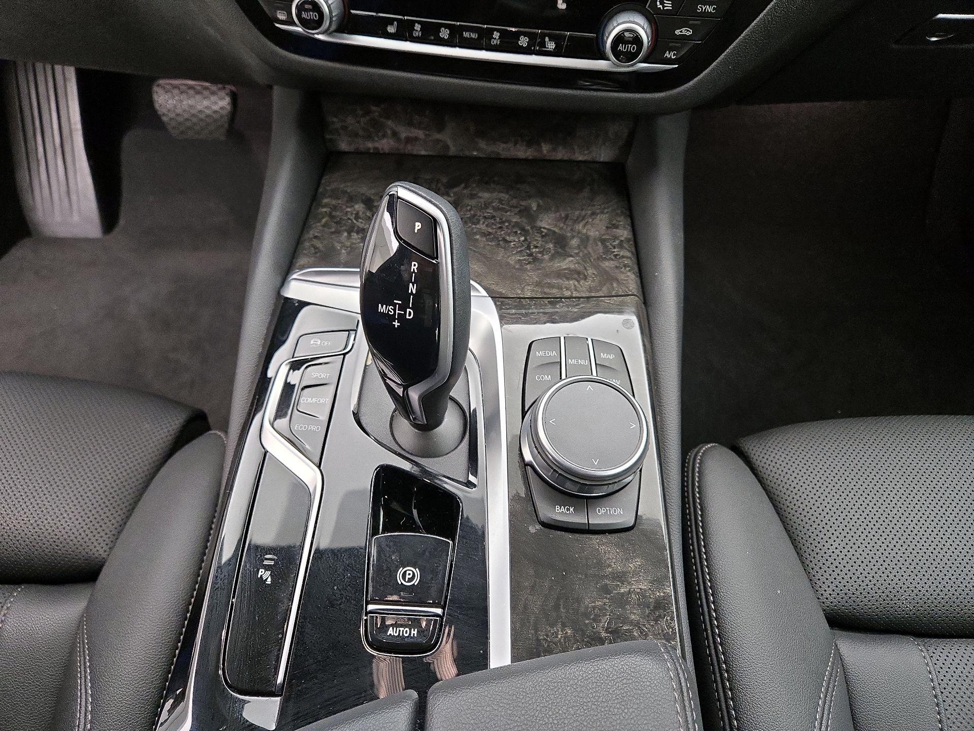 Thumbnail: 2022 BMW 5 Series - 18