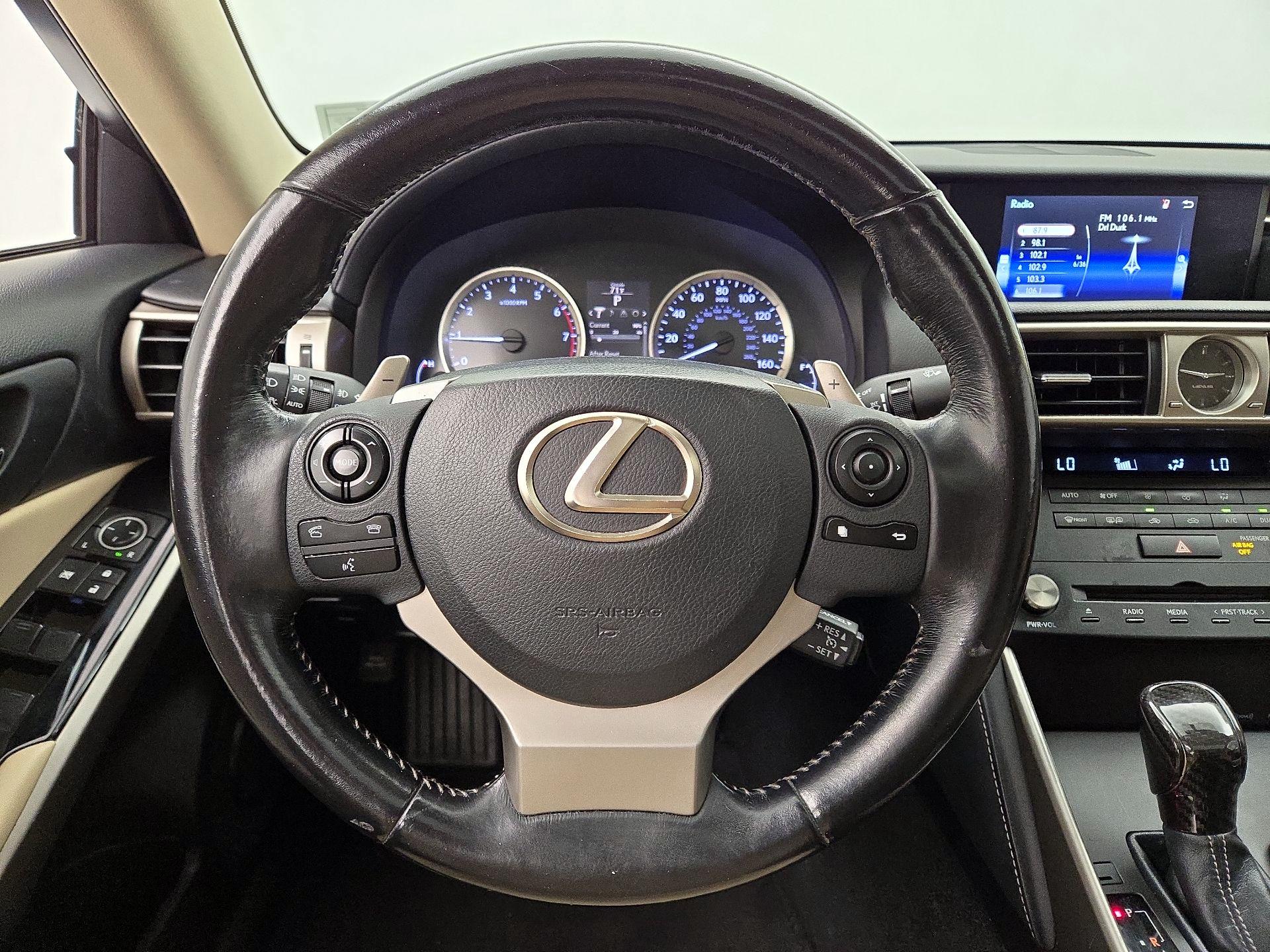 Thumbnail: 2016 Lexus IS - 10