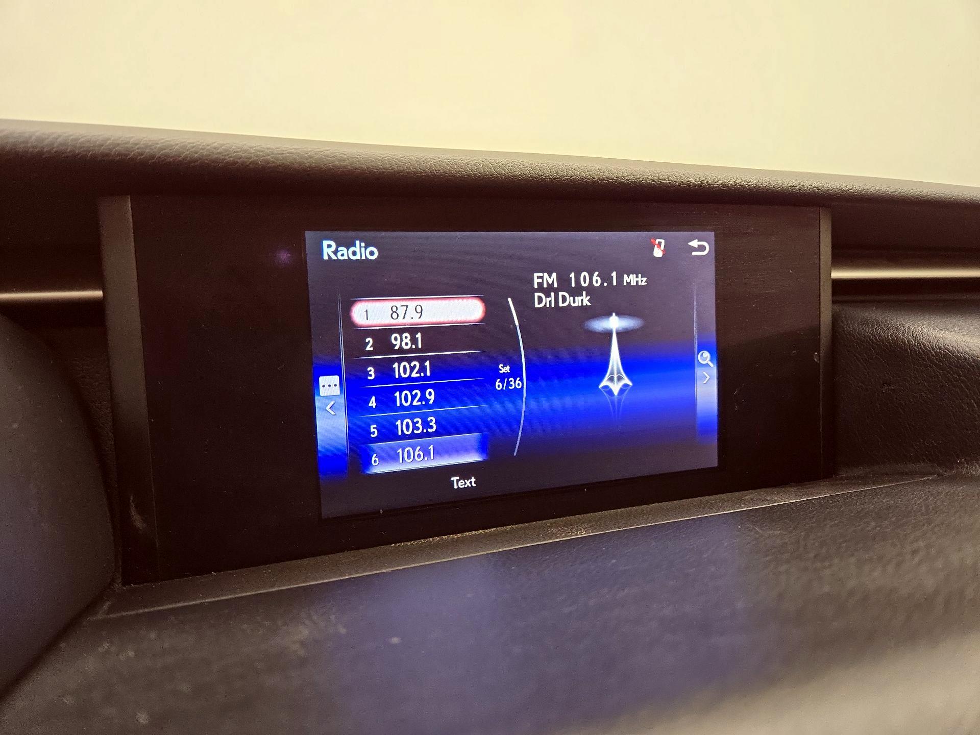 Thumbnail: 2016 Lexus IS - 15