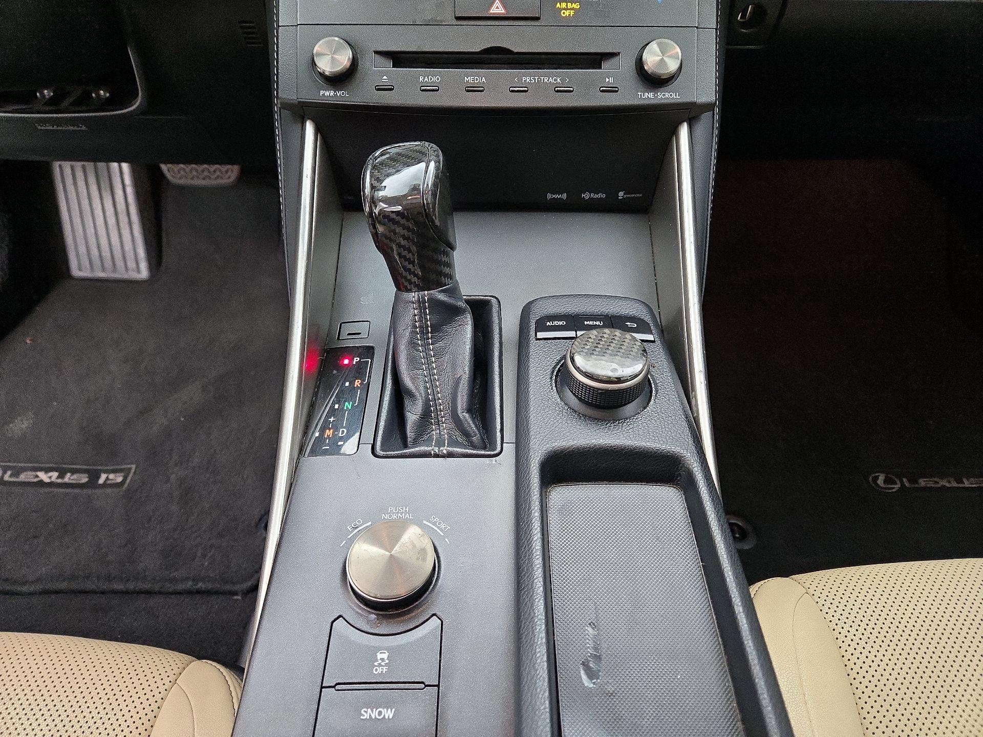 Thumbnail: 2016 Lexus IS - 17