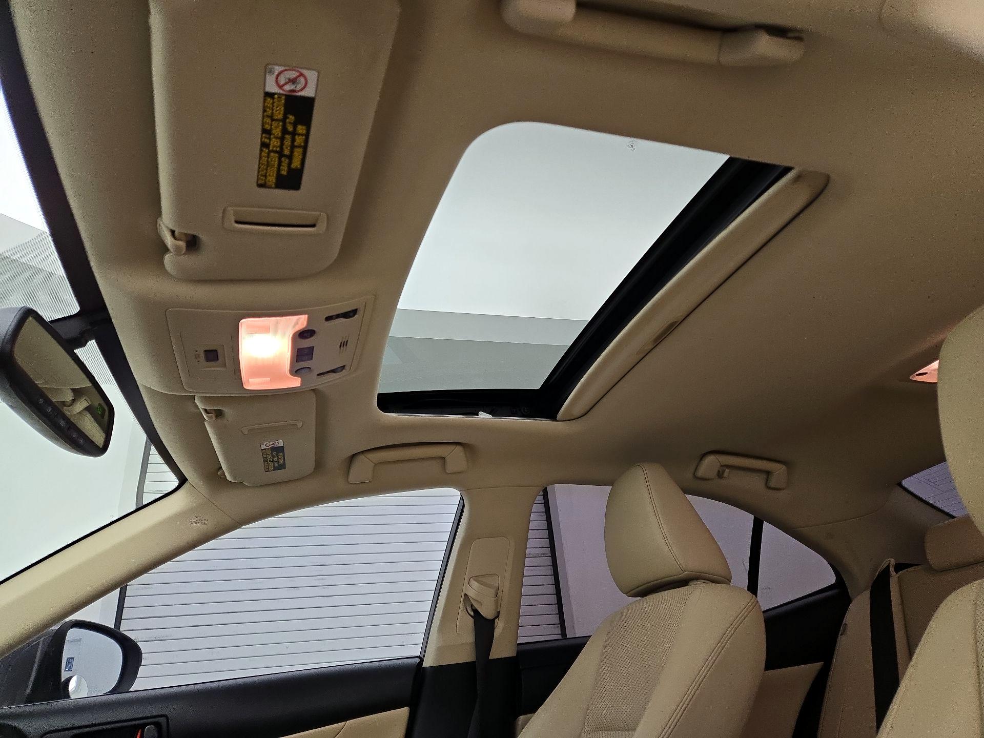 Thumbnail: 2016 Lexus IS - 19